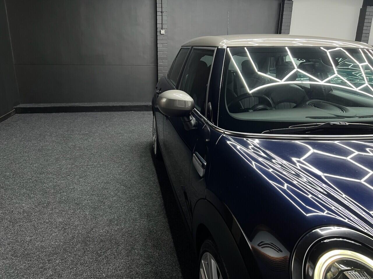 Mini Hatch view 18
