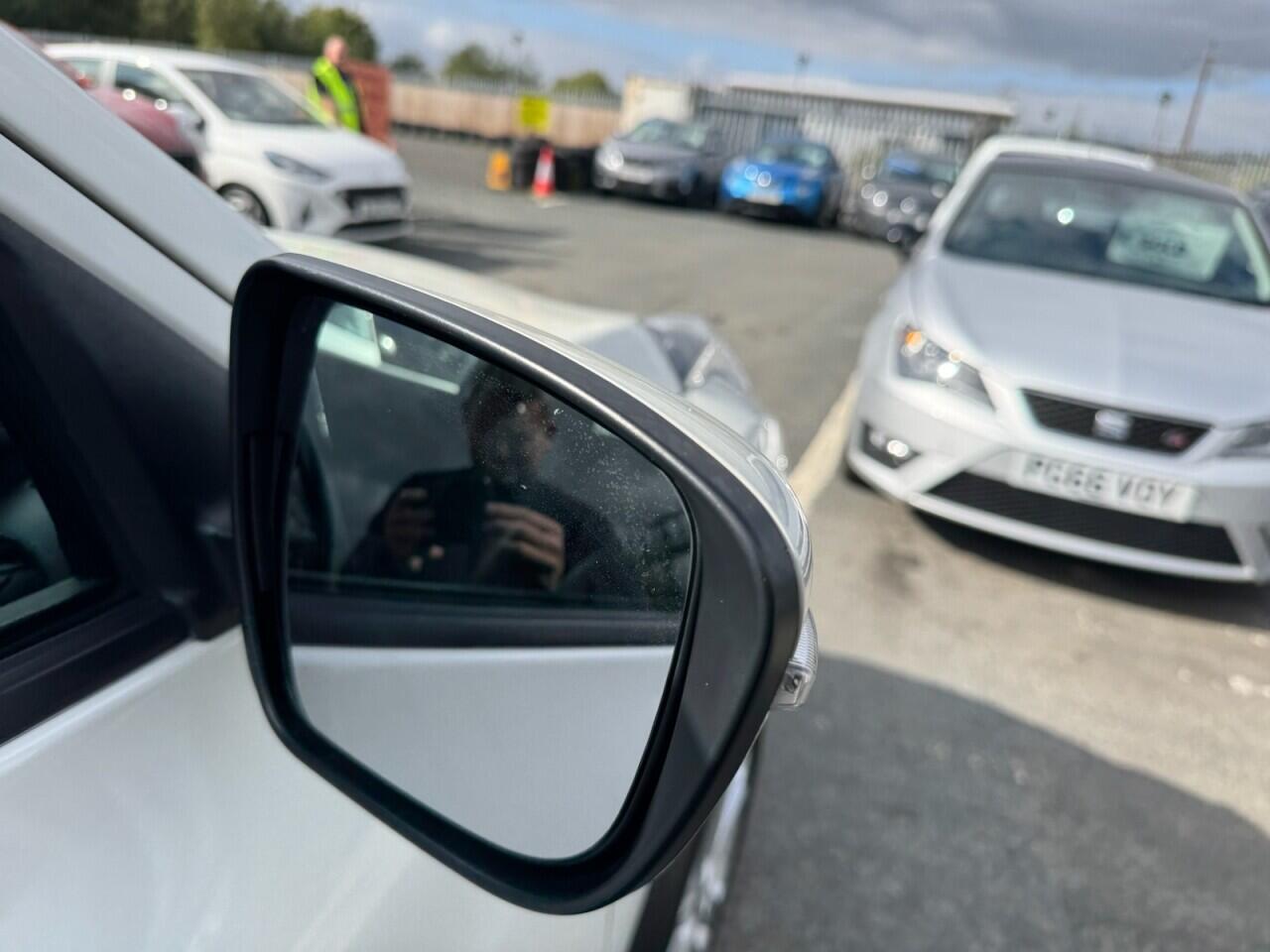 Nissan Juke view 27