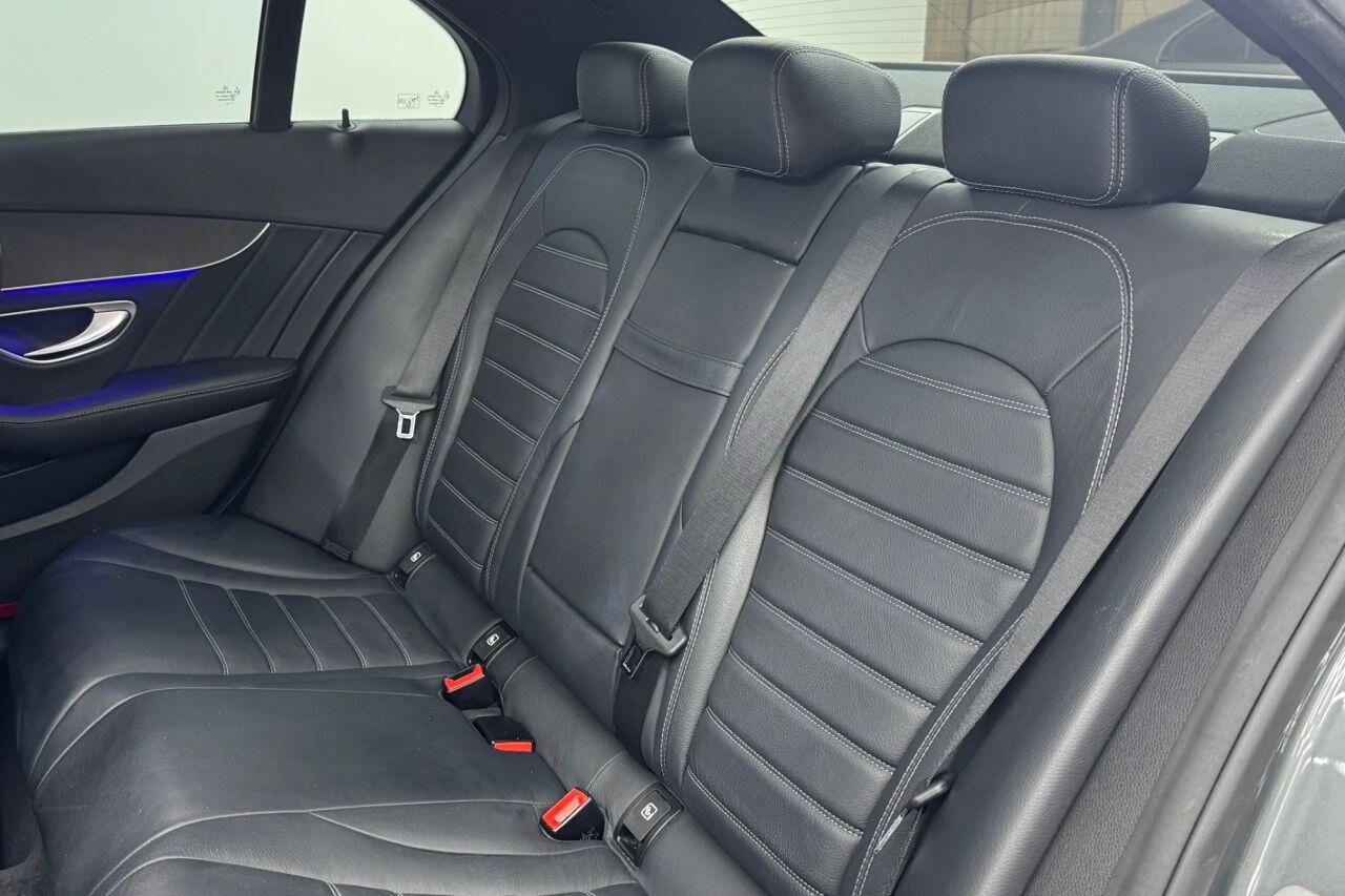 Mercedes-Benz C-Class view 49