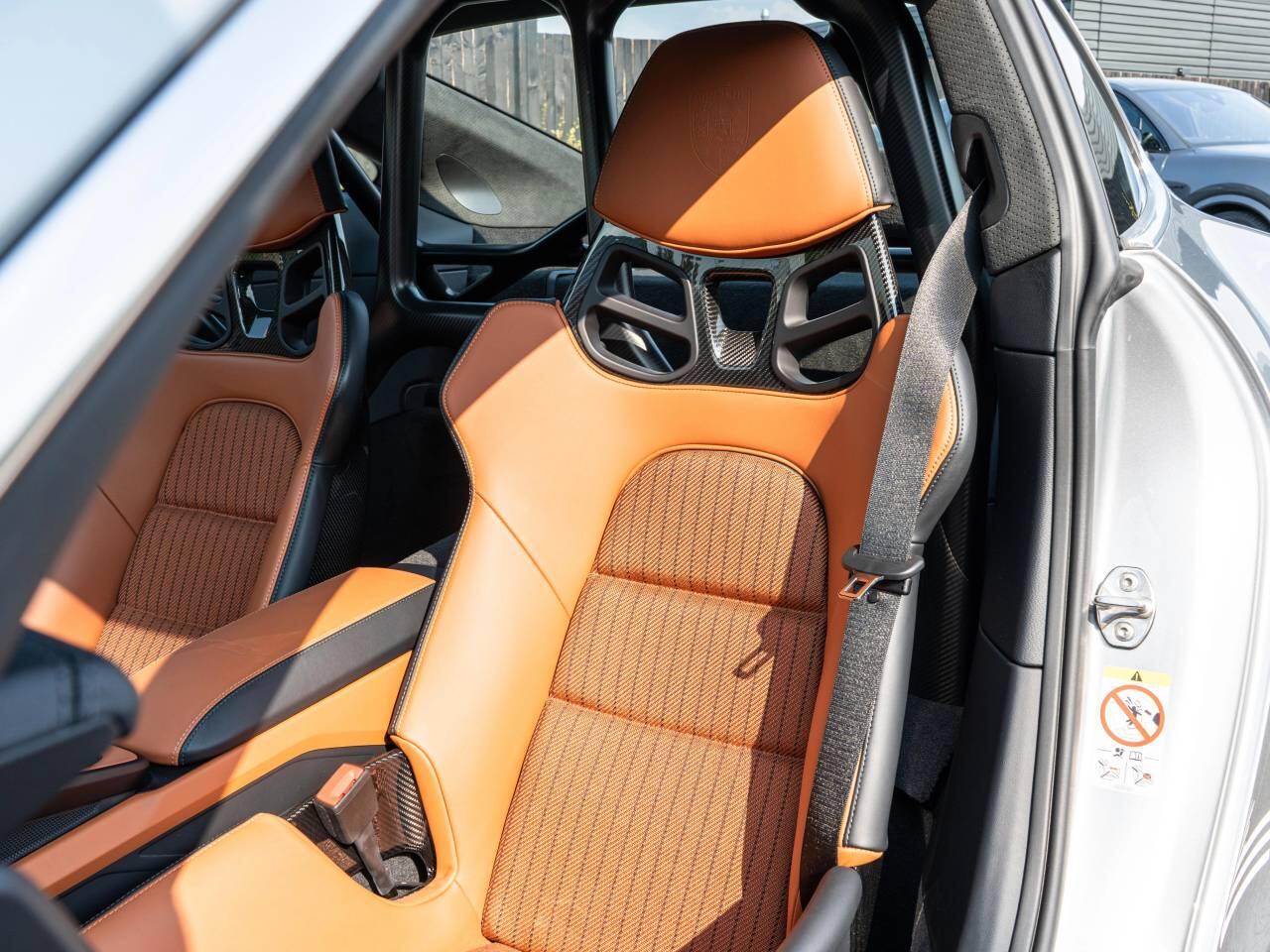 Porsche 911 view 29