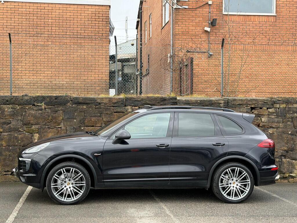 Porsche Cayenne view 4