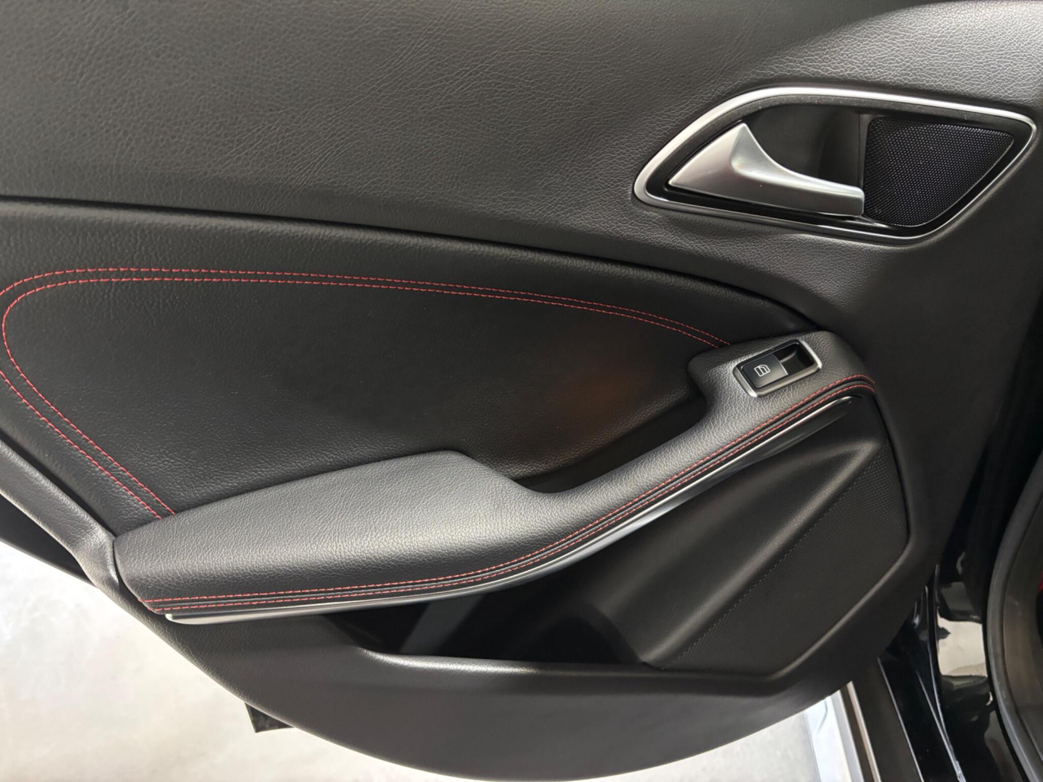 Mercedes-Benz Gla view 8