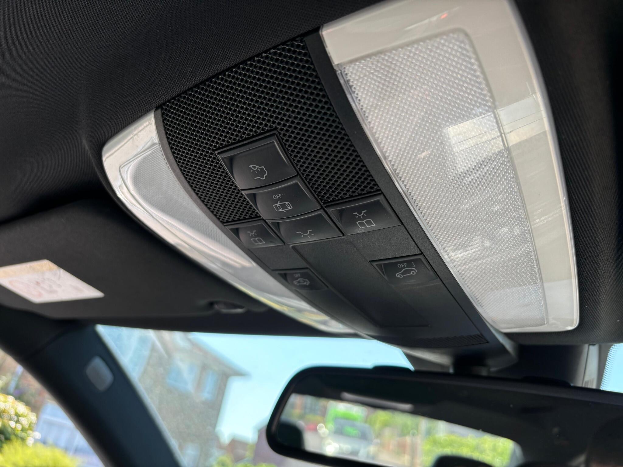 Mercedes-Benz E Class view 12