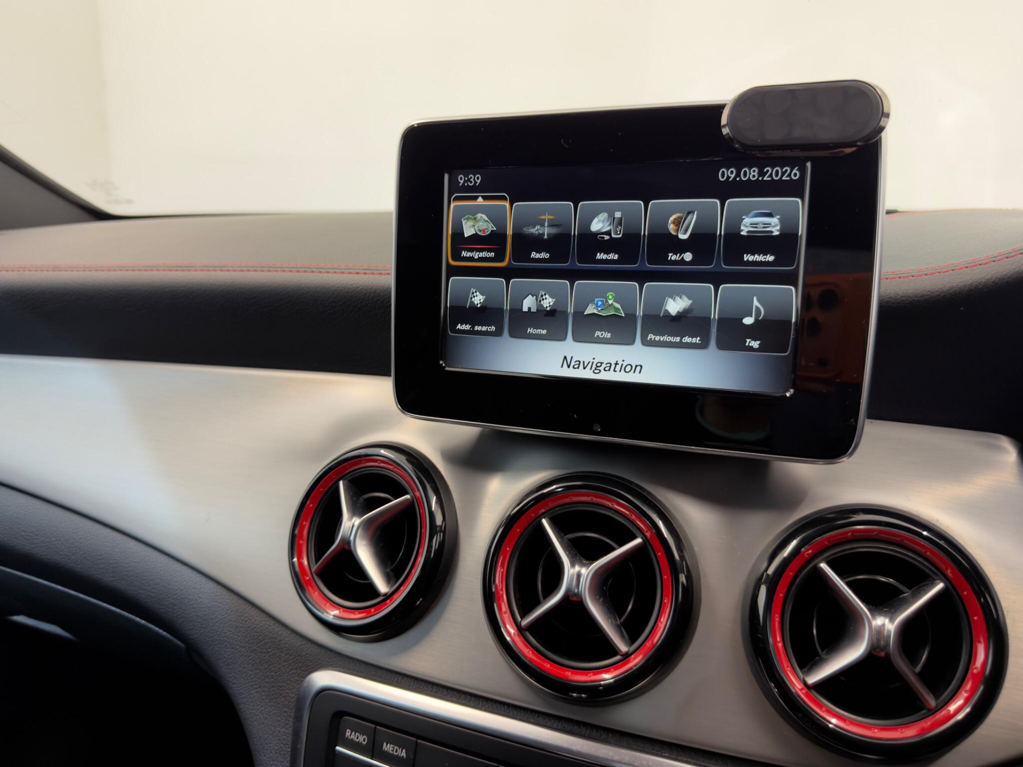 Mercedes-Benz Cla view 31