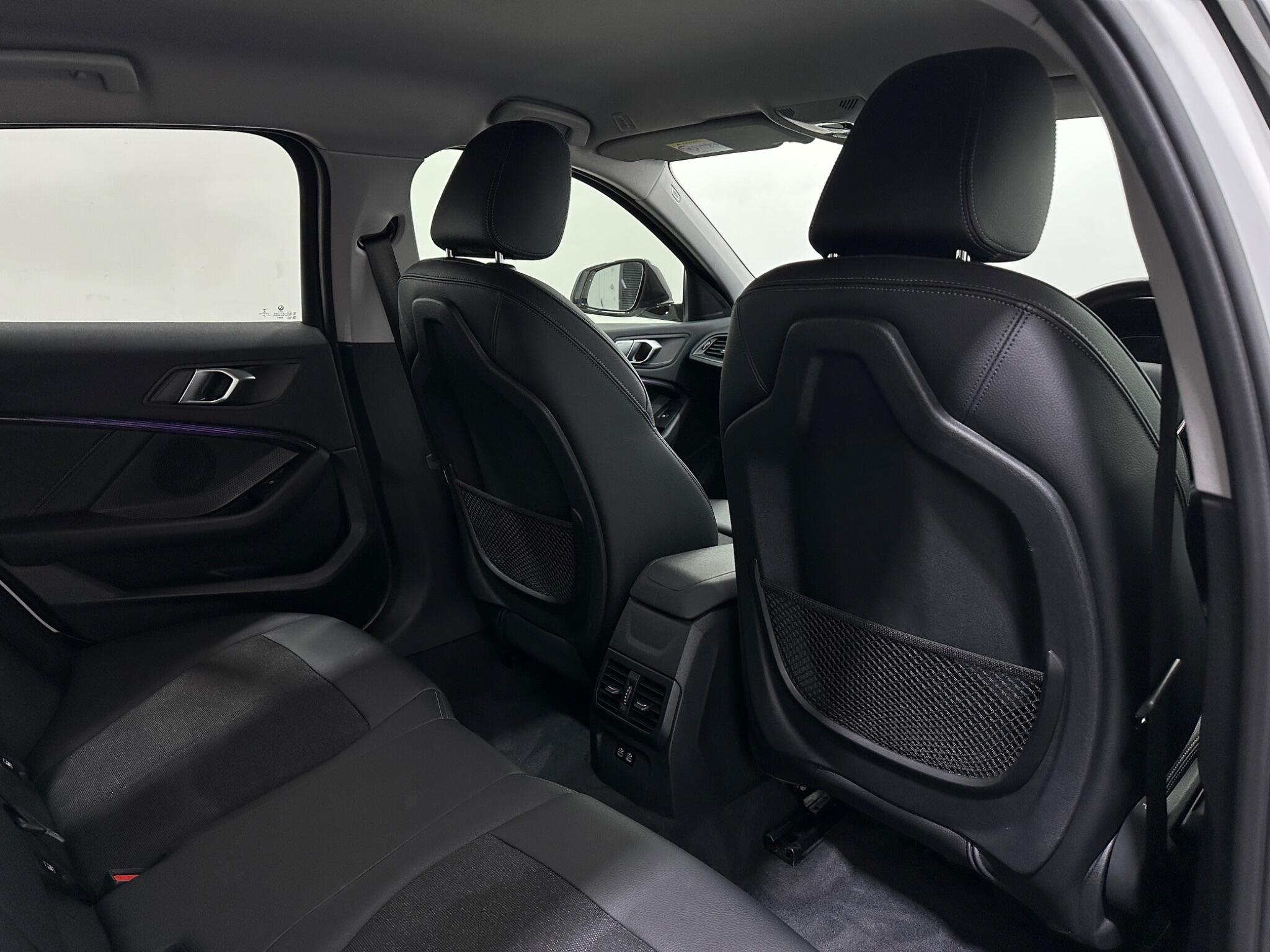 BMW 1 Series view 42