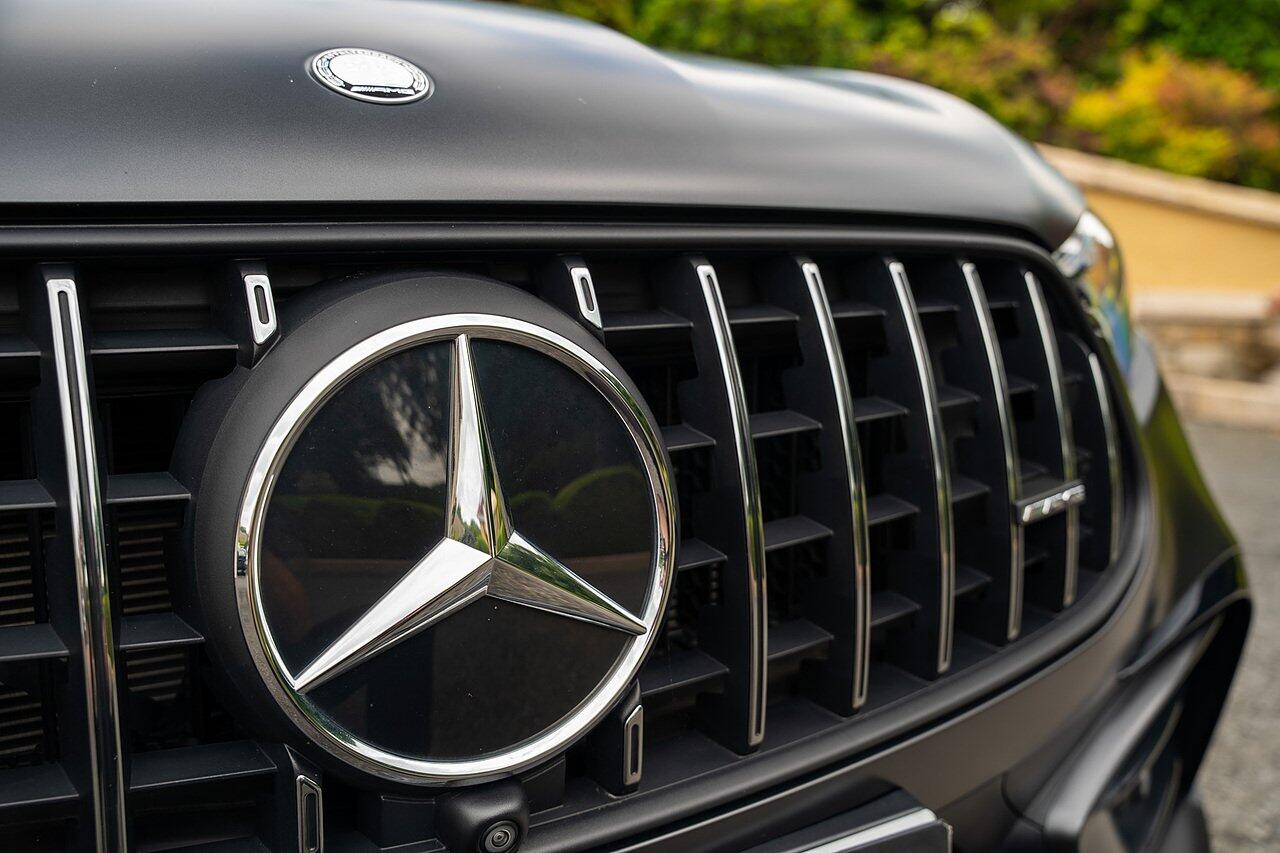 Mercedes-Benz GLC view 29