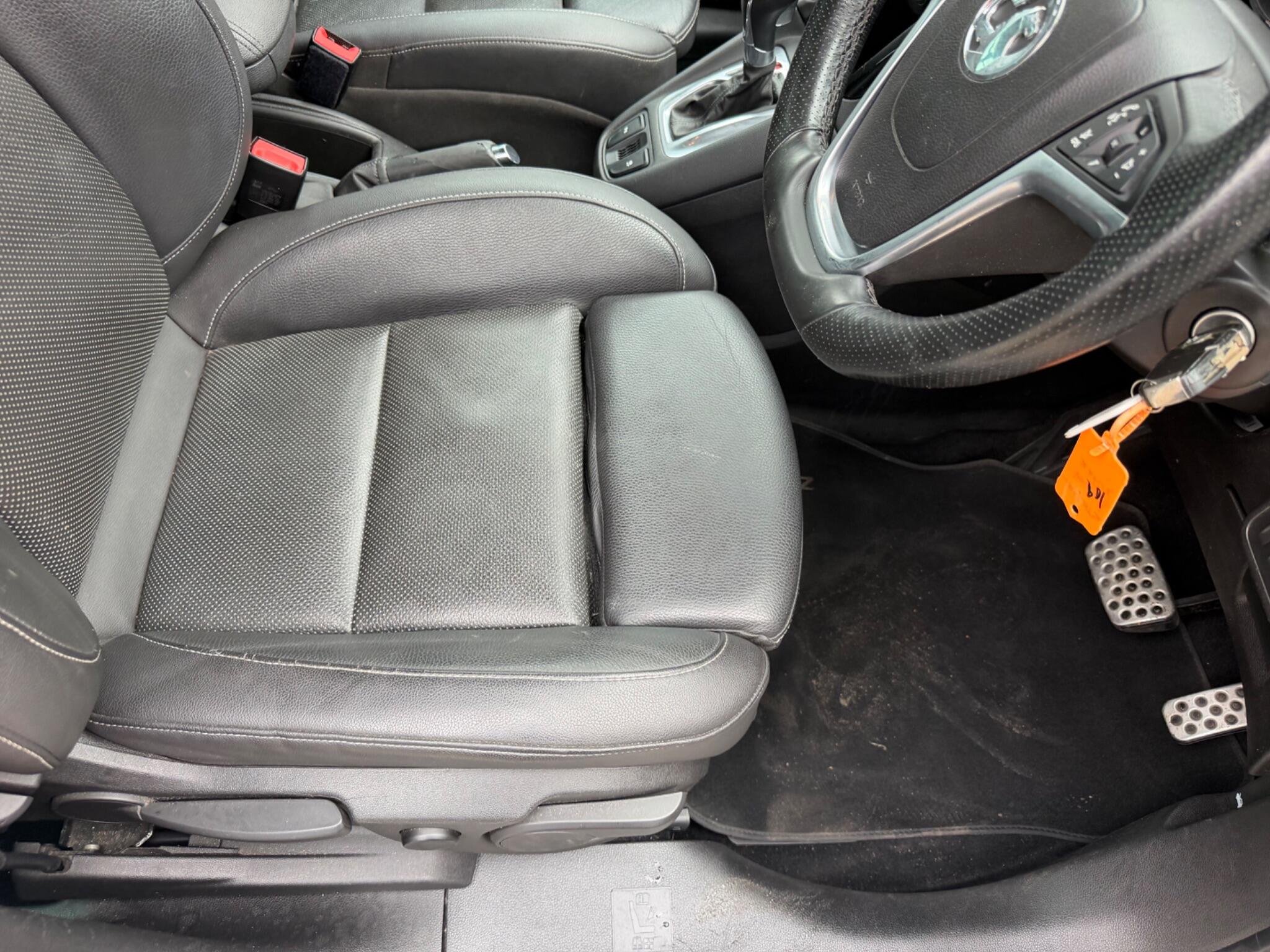 Vauxhall Zafira Tourer view 13