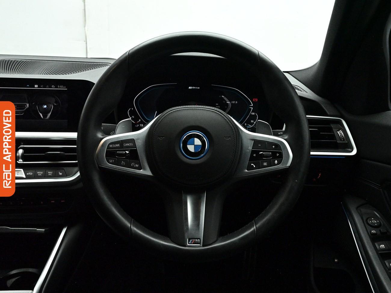 BMW 3 Series view 10