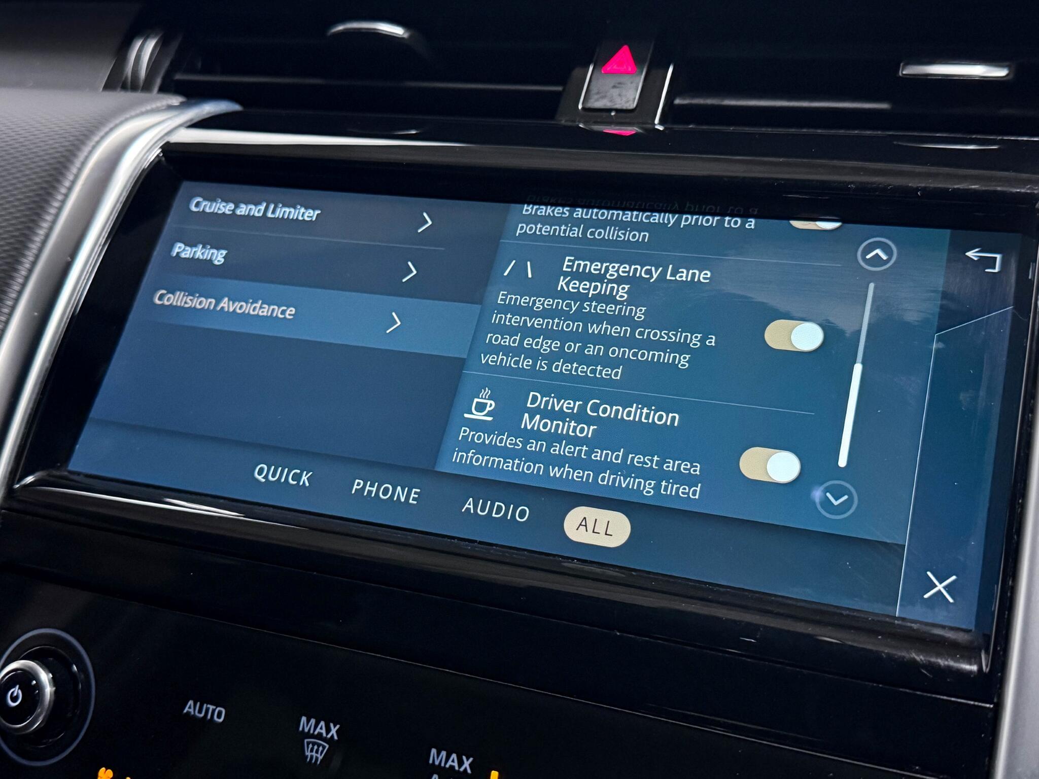 Land Rover Discovery Sport view 53