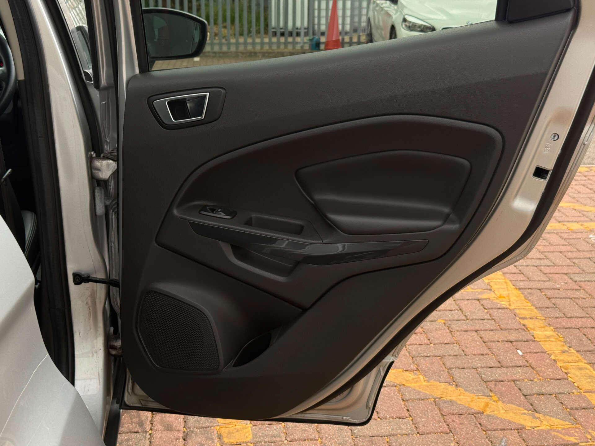 Ford Ecosport view 26