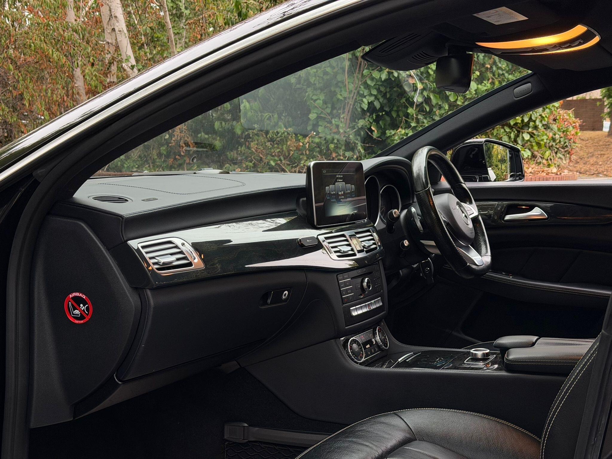 Mercedes-Benz CLS view 14