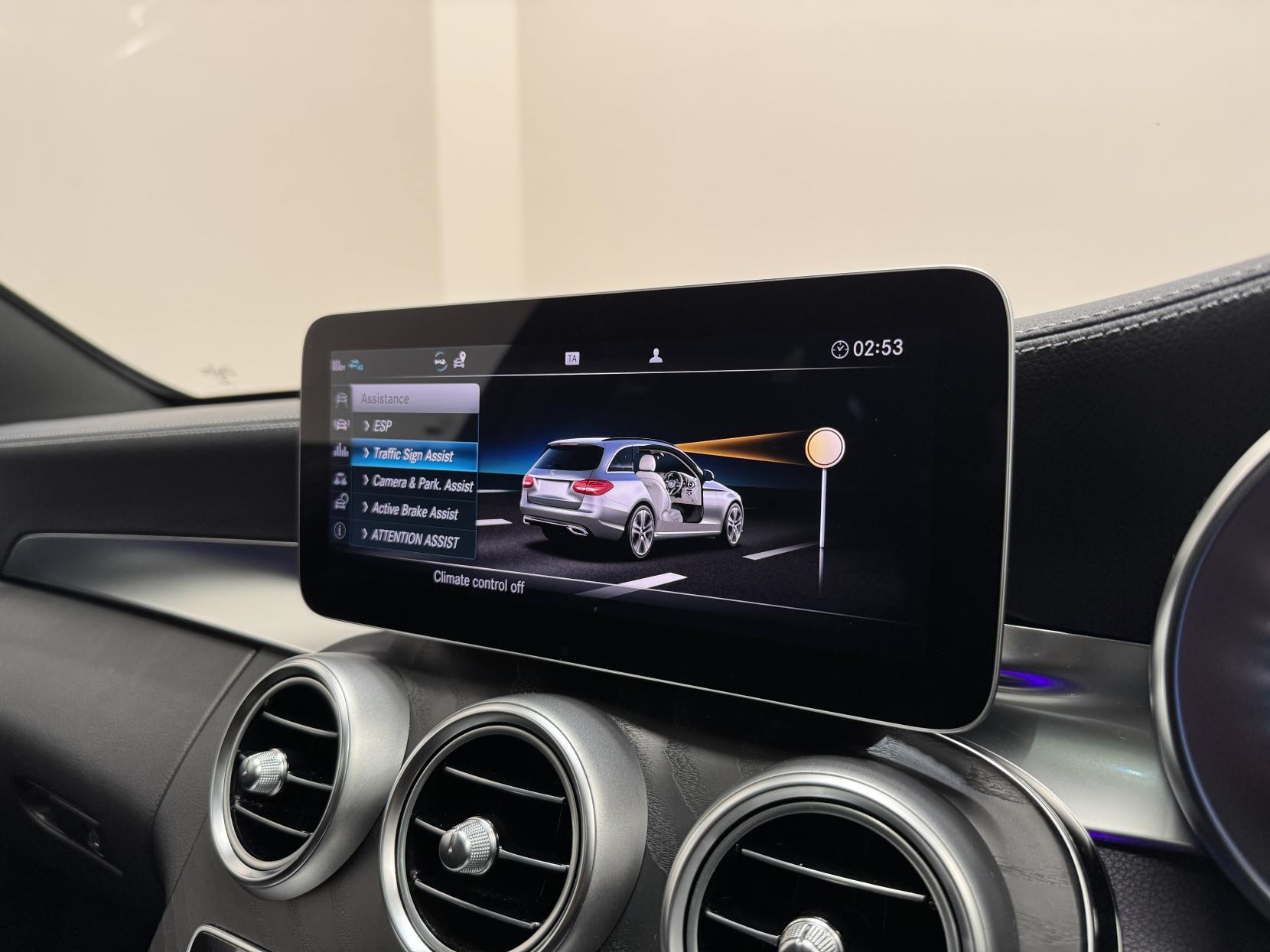 Mercedes-Benz C Class view 33