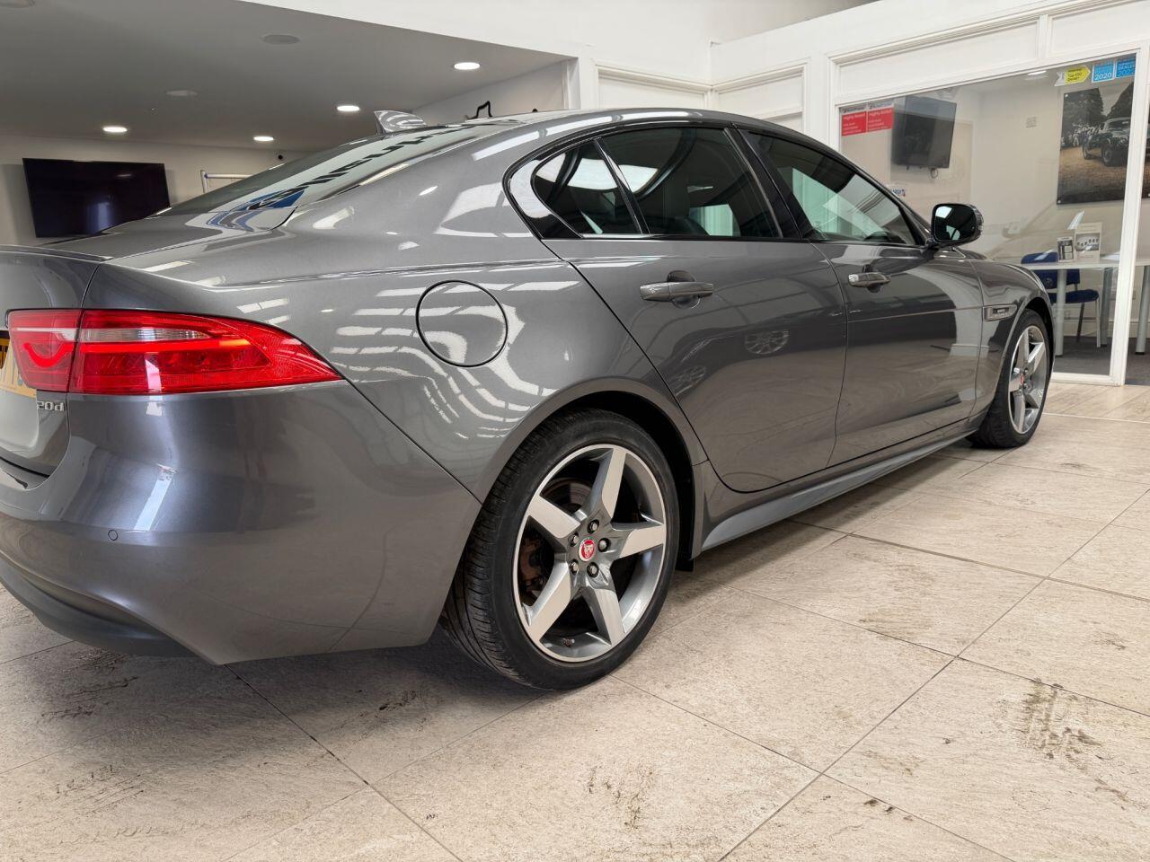 Jaguar Xe view 18