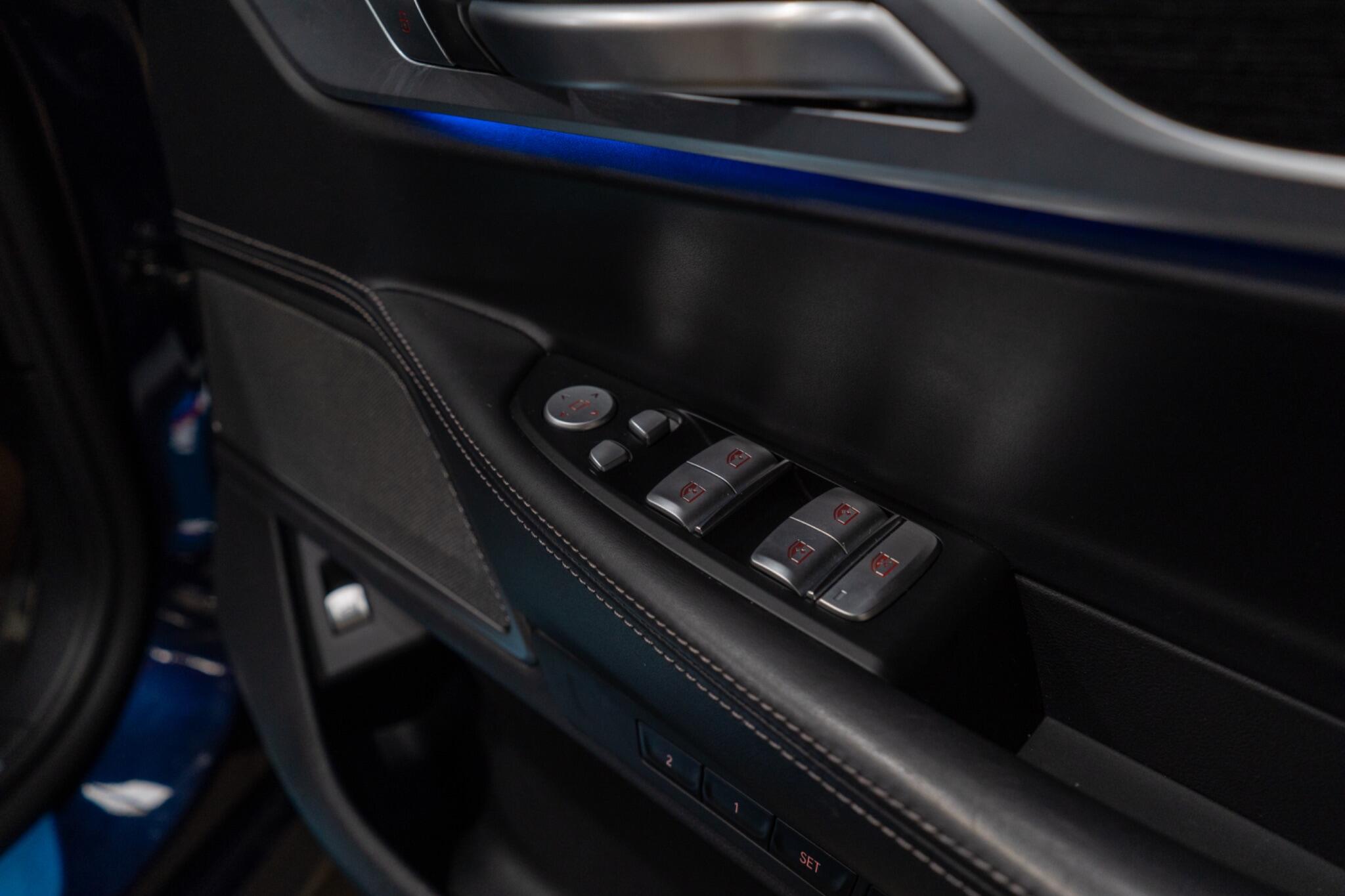 BMW 7 Series view 33