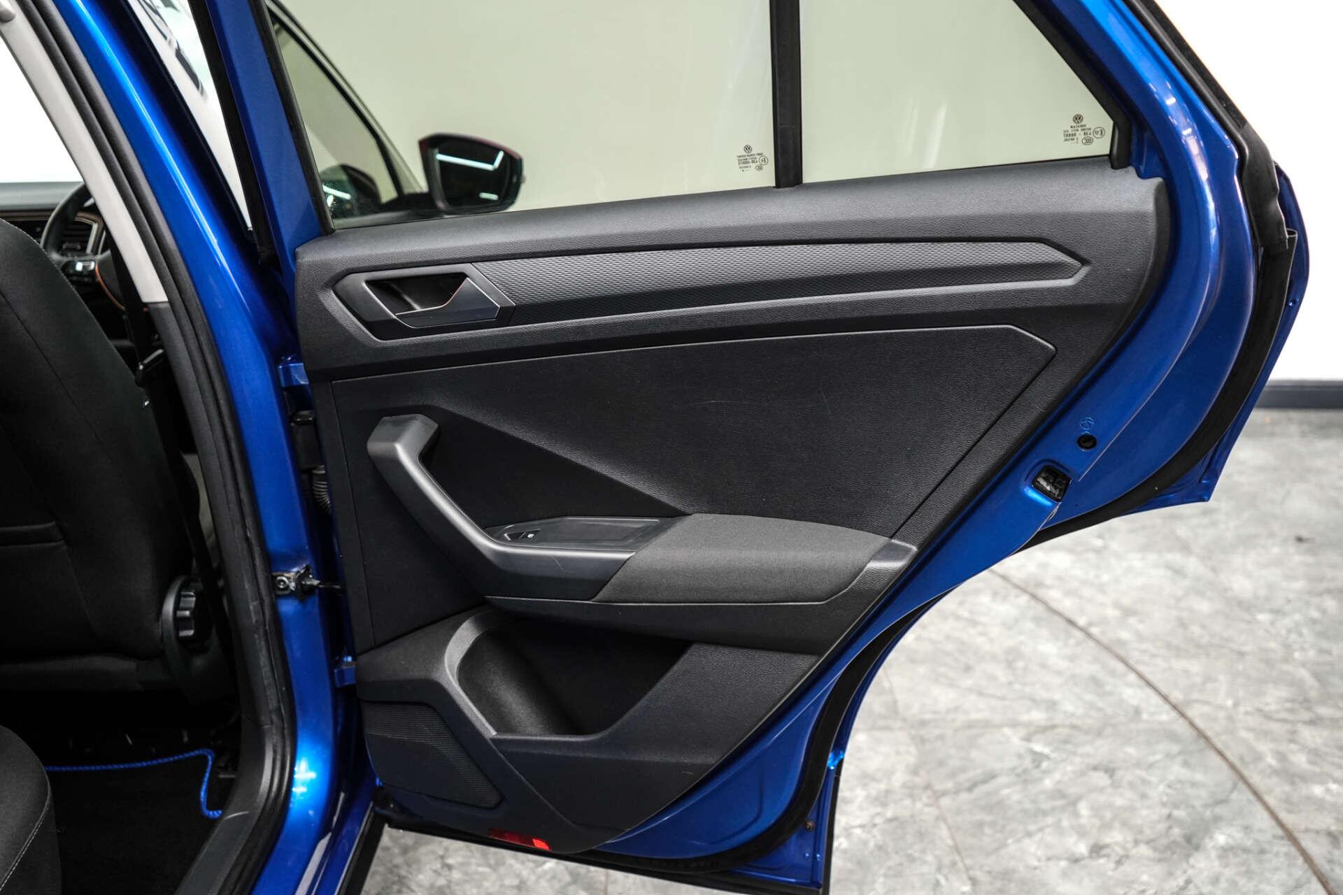 Volkswagen T-Roc view 20