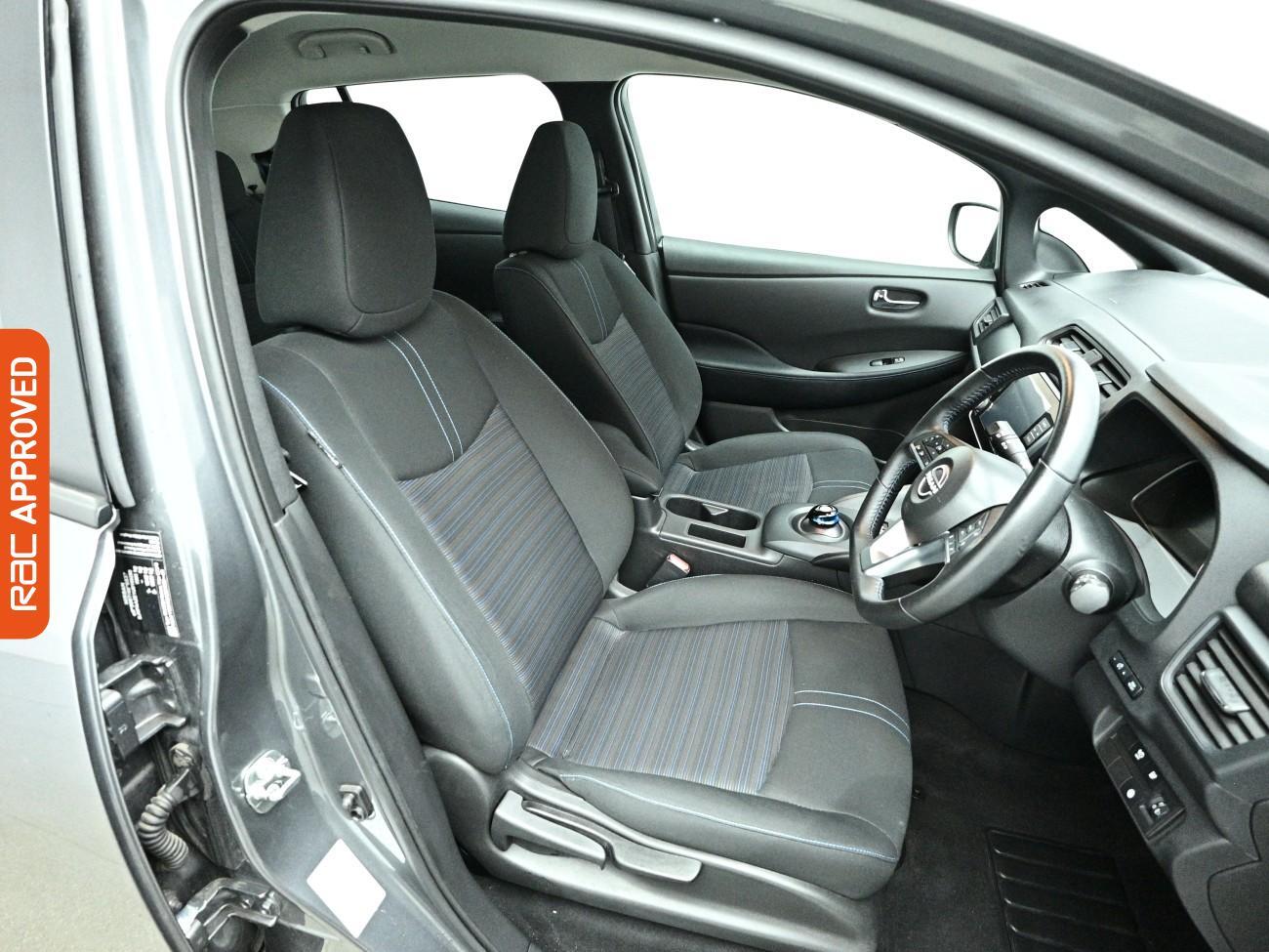 Nissan Leaf view 13