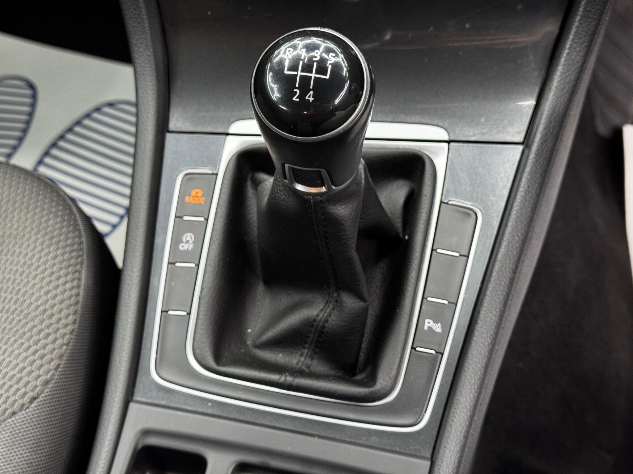 Volkswagen Golf view 25