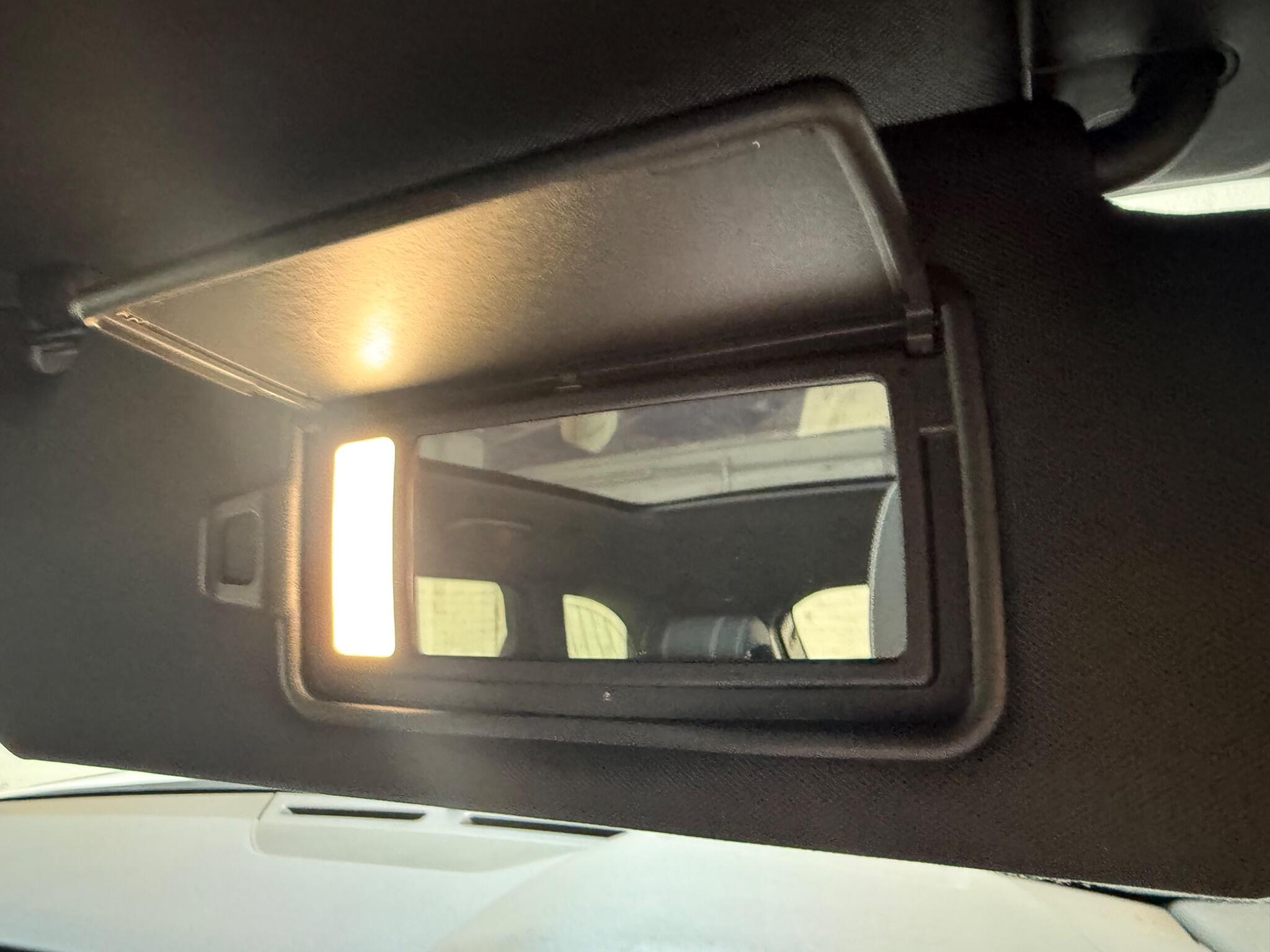 Land Rover Range Rover Velar view 12
