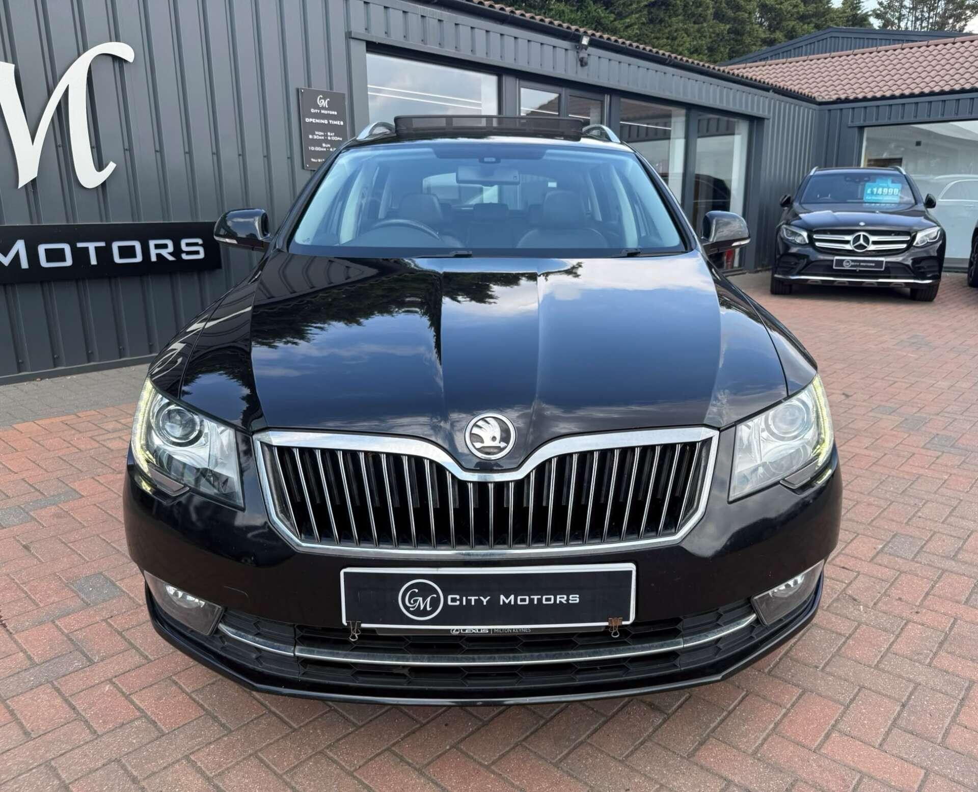 Skoda Superb view 3