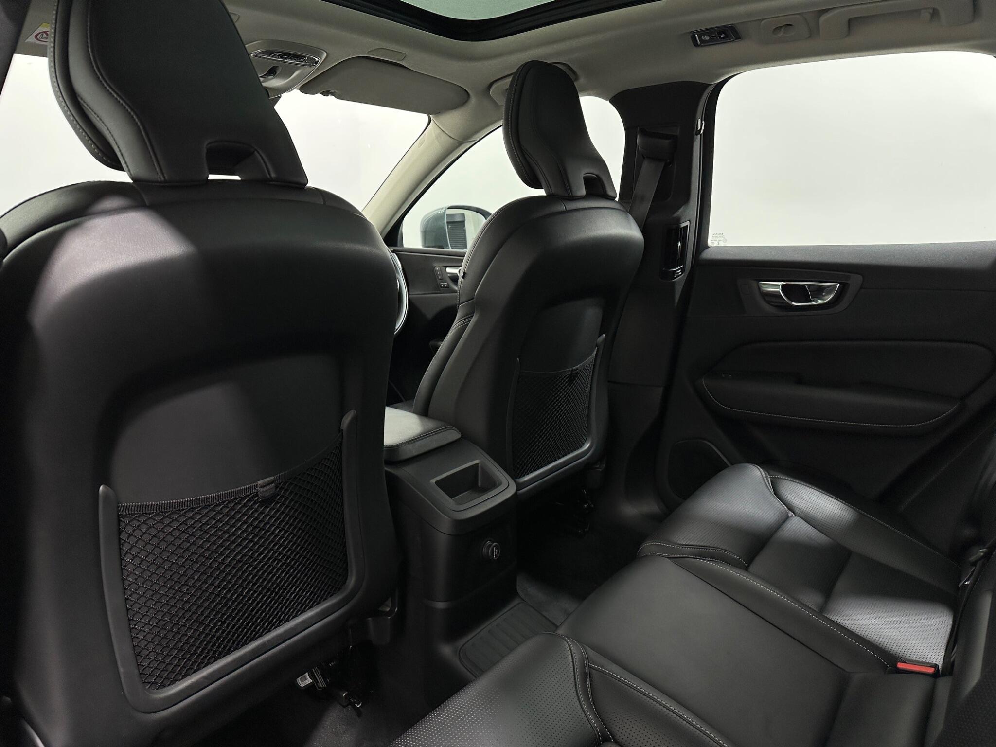 Volvo XC60 view 38