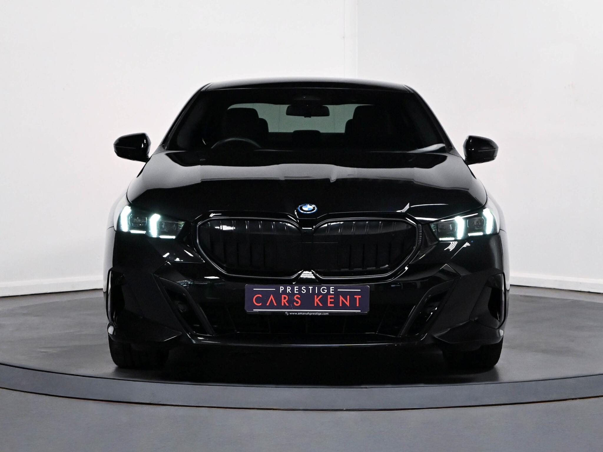 BMW 5 Series view 17