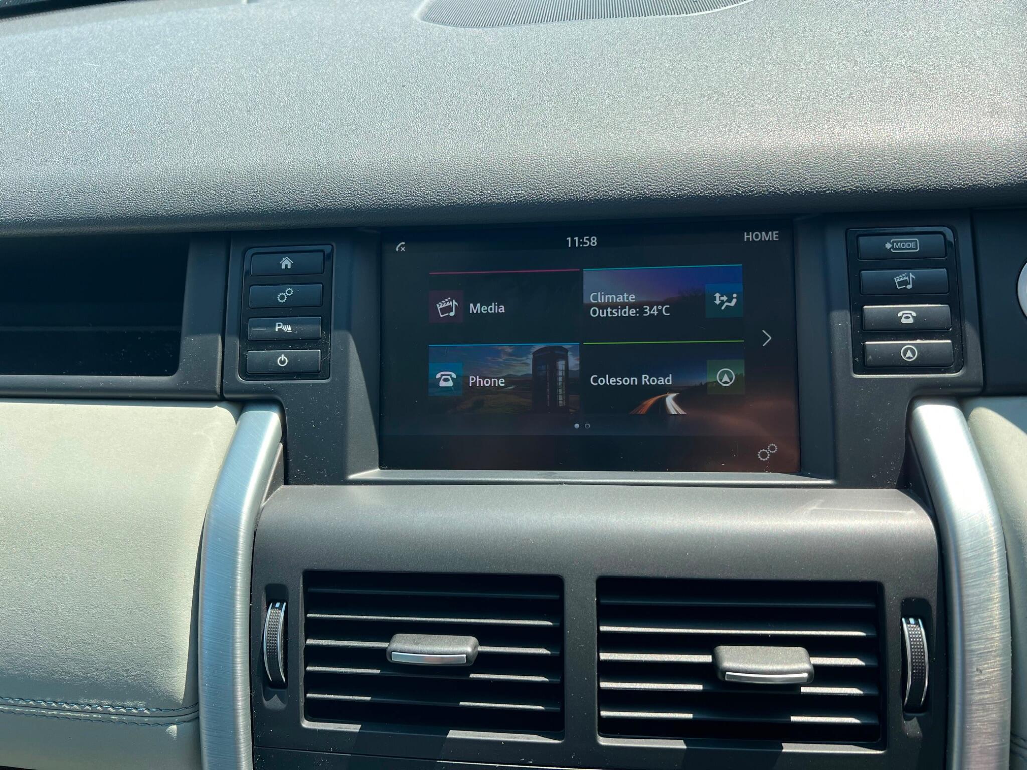 Land Rover Discovery Sport view 6