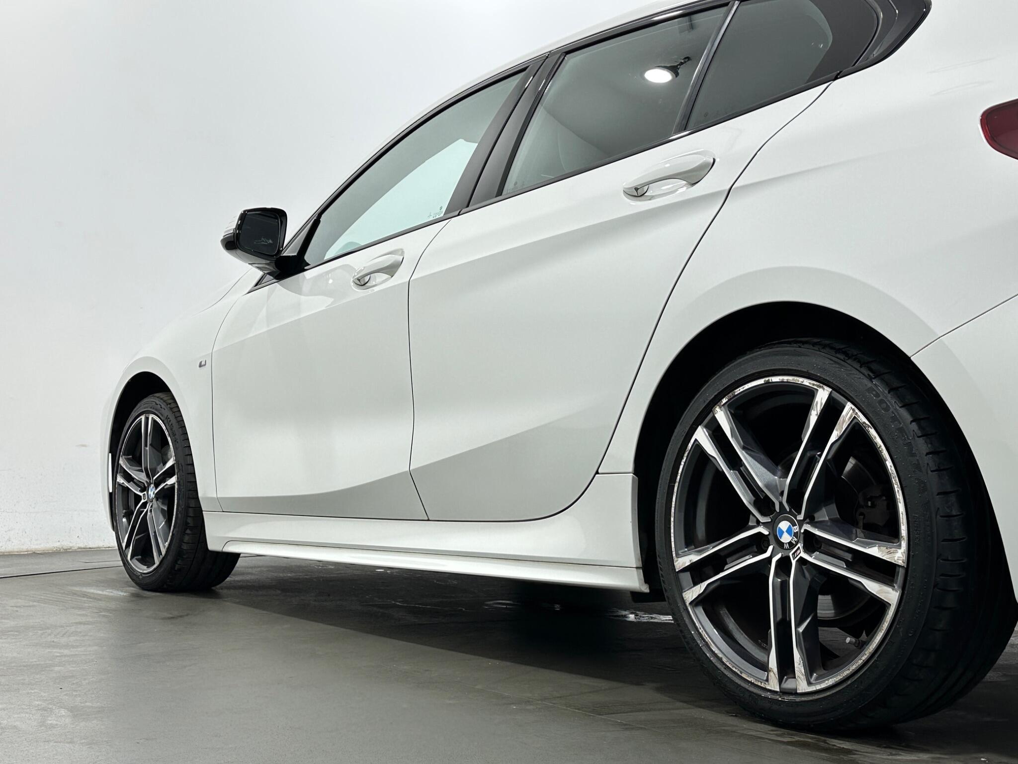 BMW 1 Series view 50