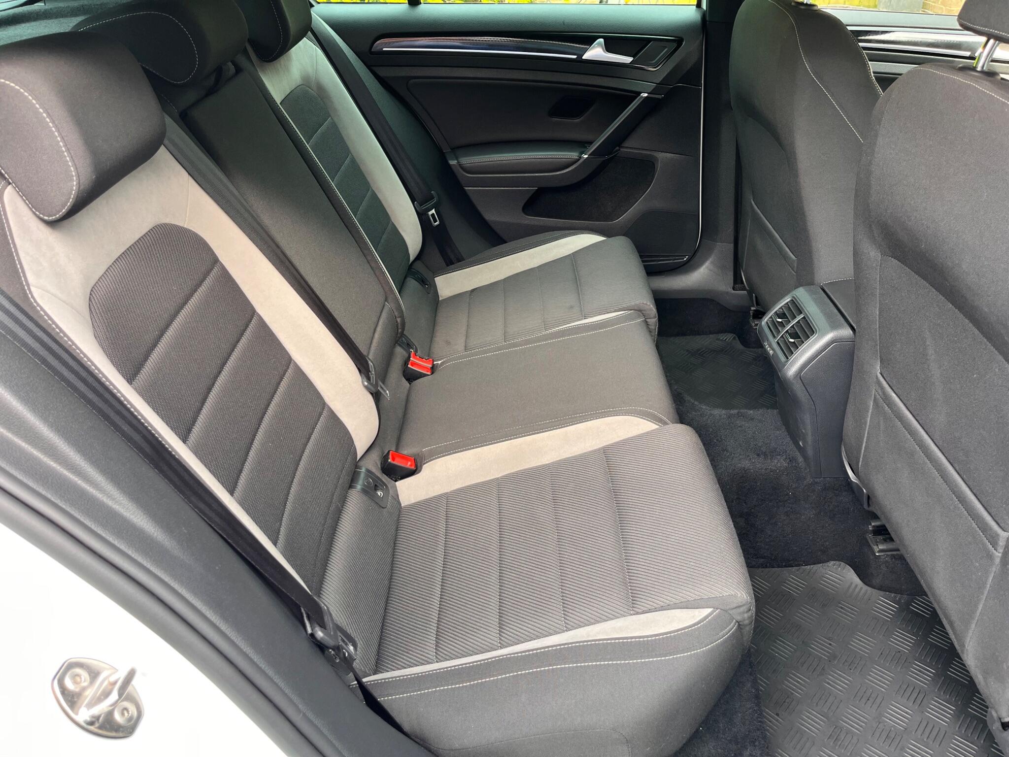 Volkswagen Golf view 33