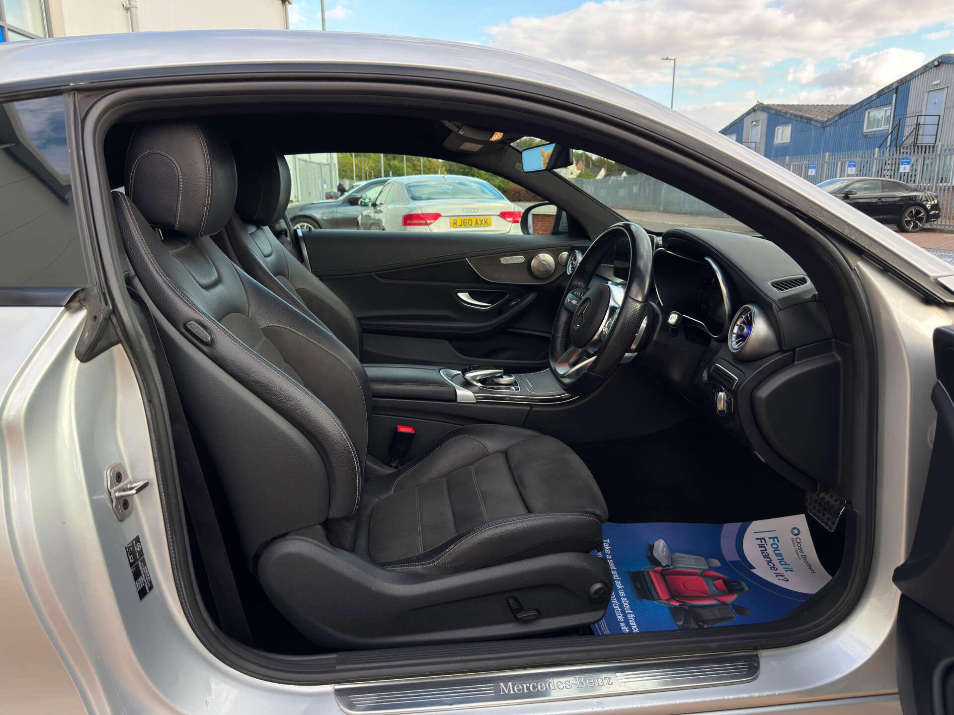 Mercedes-Benz C Class view 26