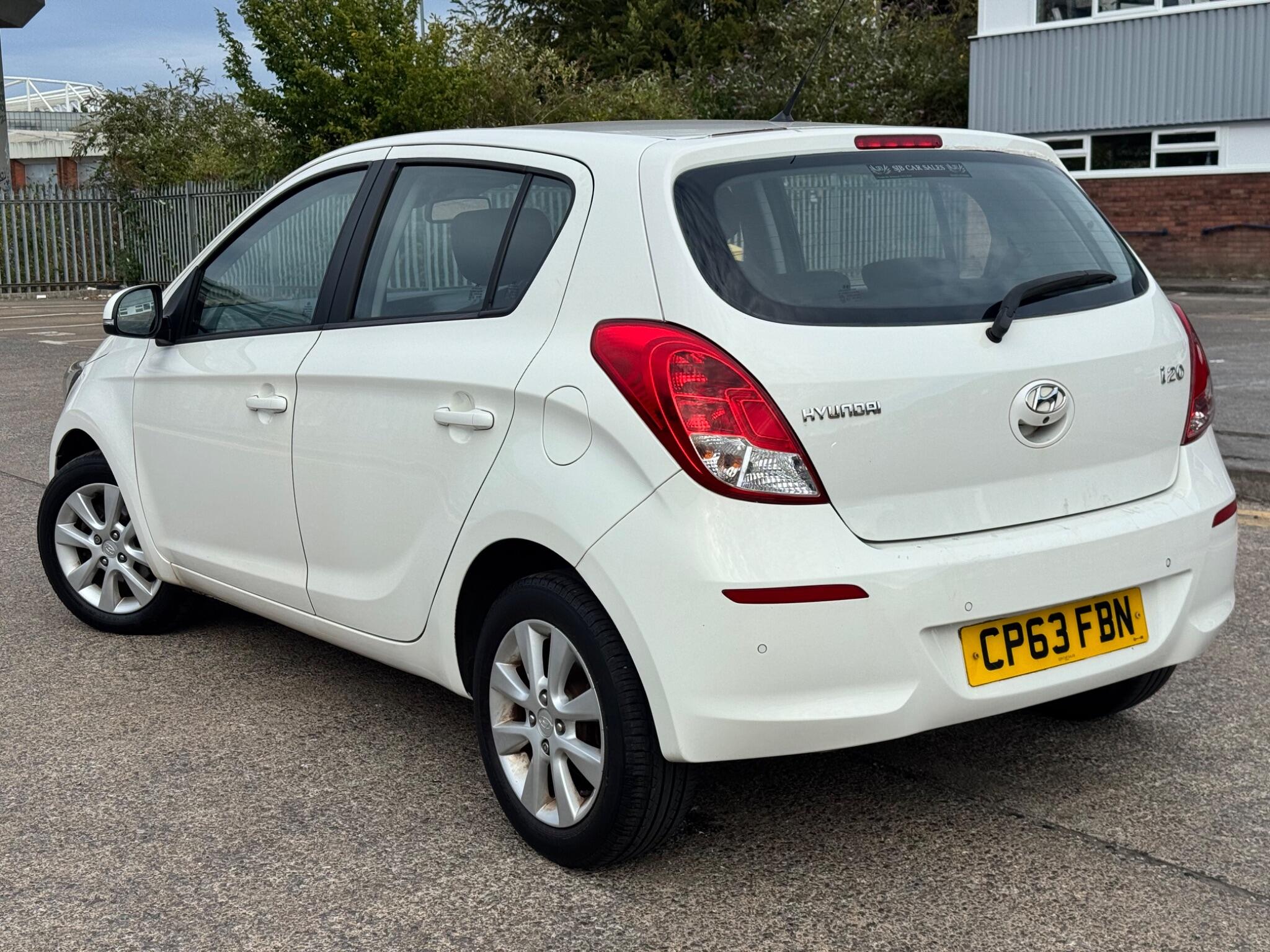 Hyundai i20 view 4