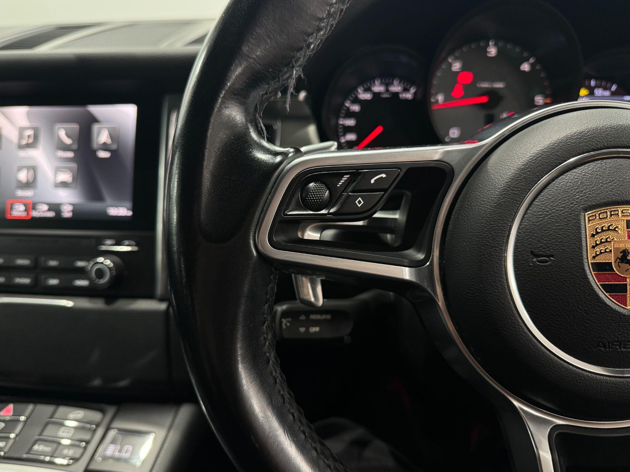 Porsche Macan view 49