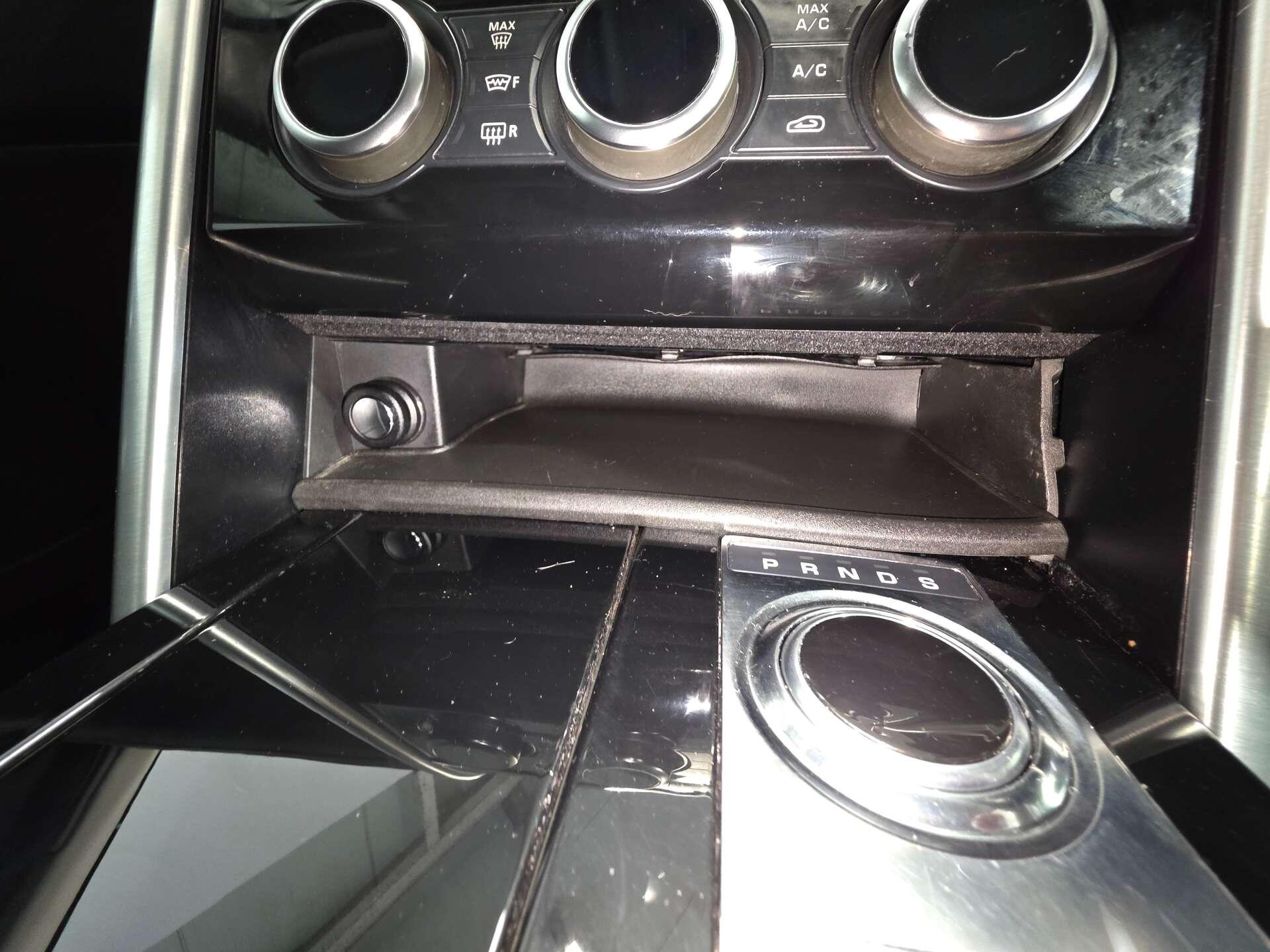 Land Rover Discovery view 39