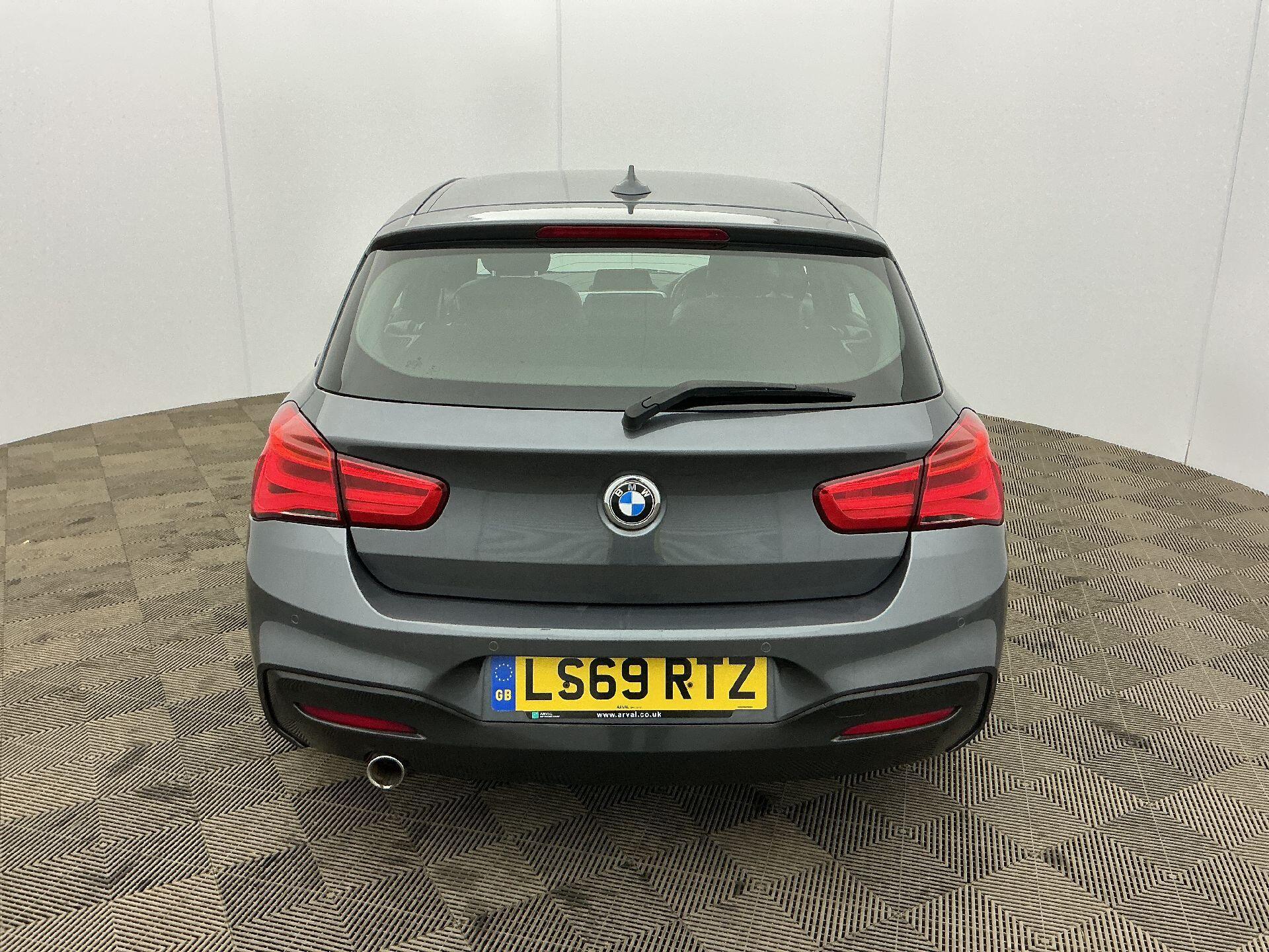 BMW 1 Series view 4