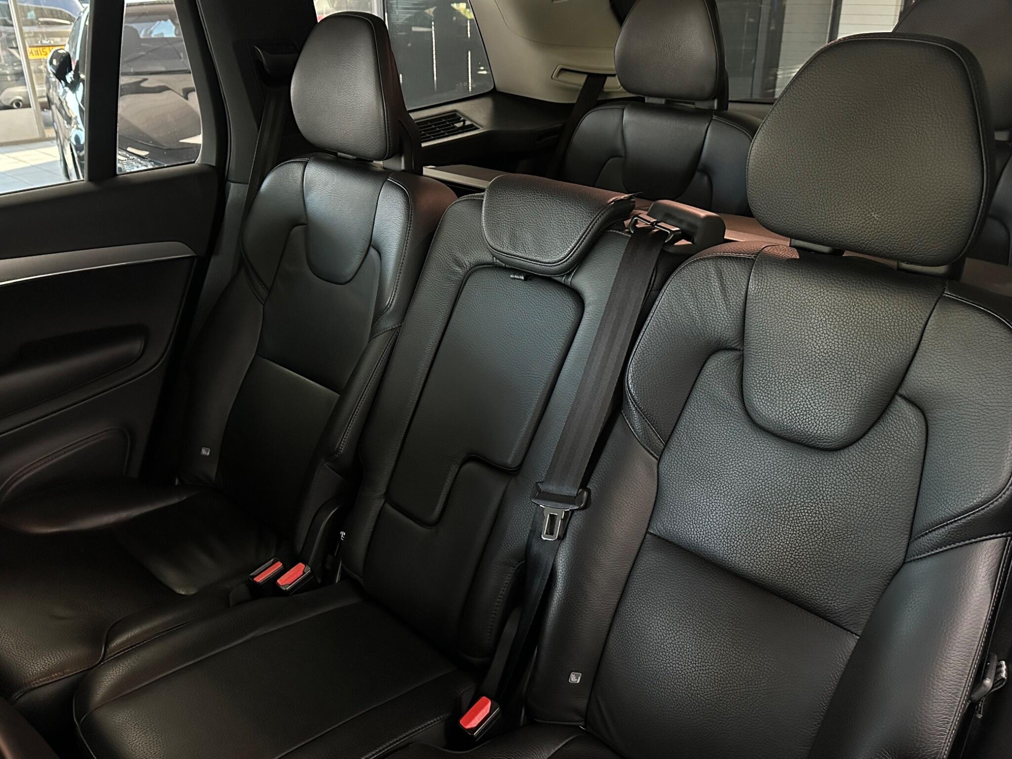 Volvo XC90 view 39