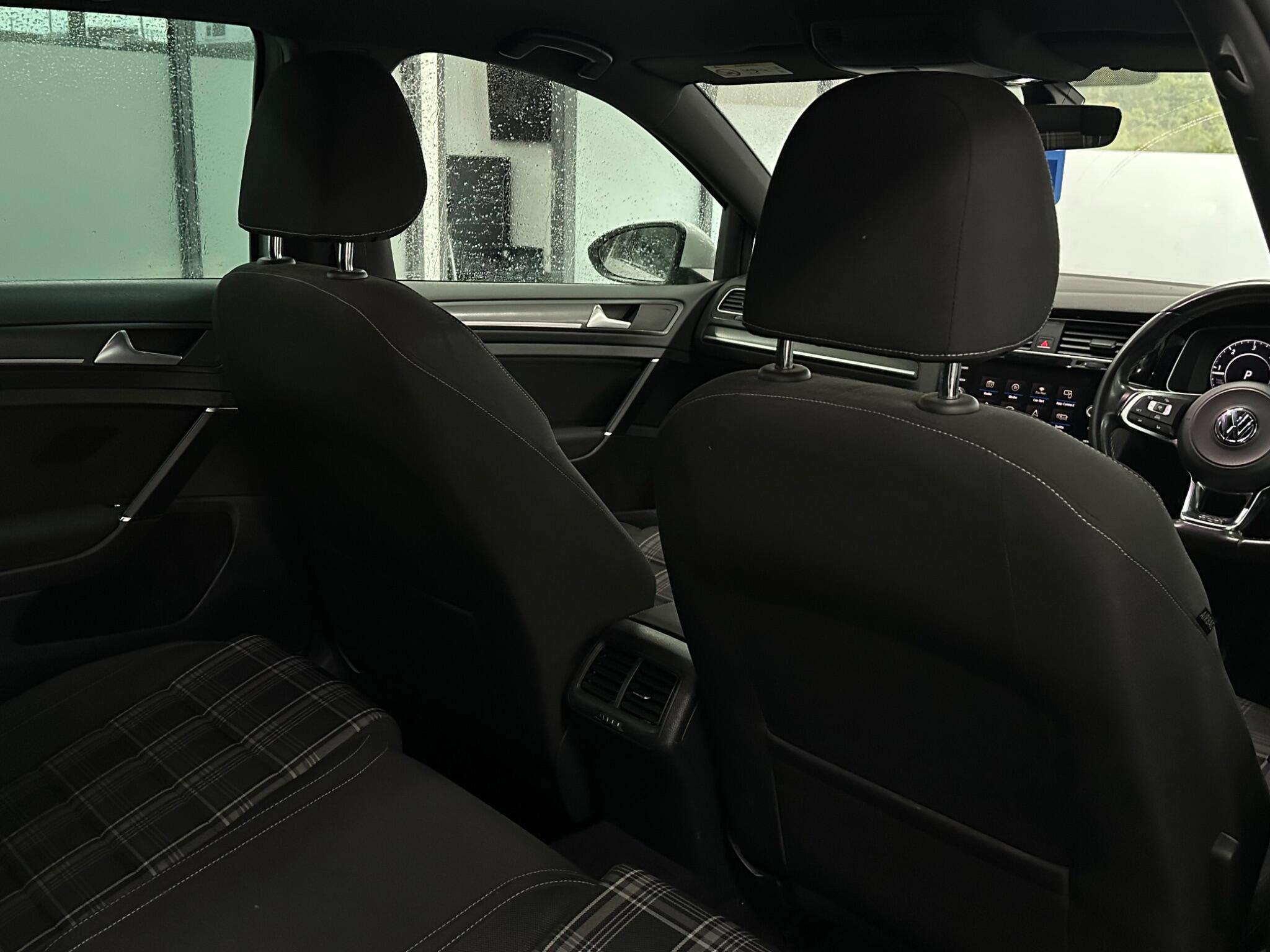 Volkswagen Golf view 33