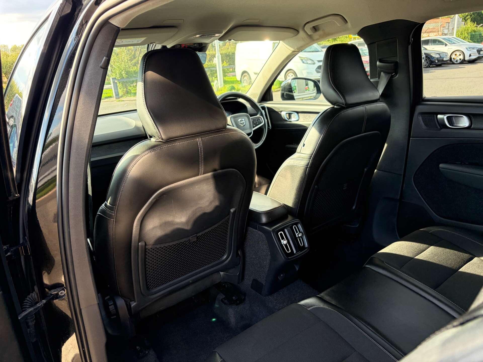 Volvo XC40 view 22