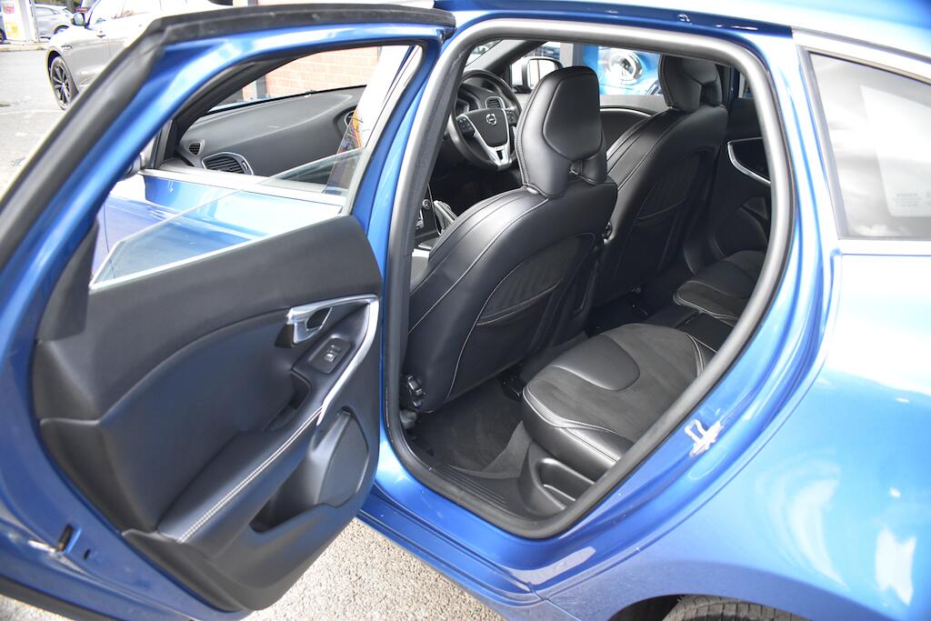 Volvo V40 view 42
