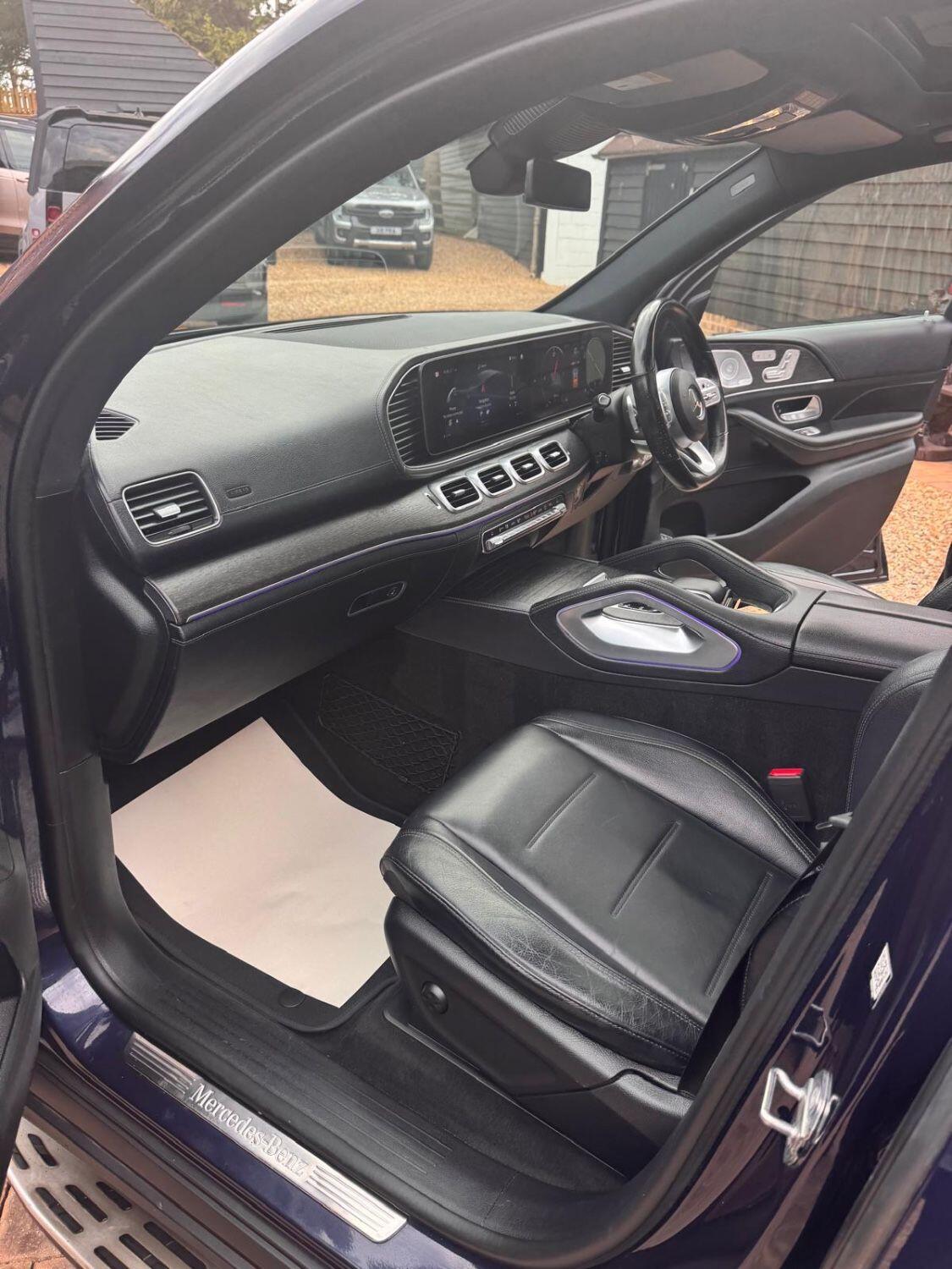 Mercedes-Benz Gle view 16