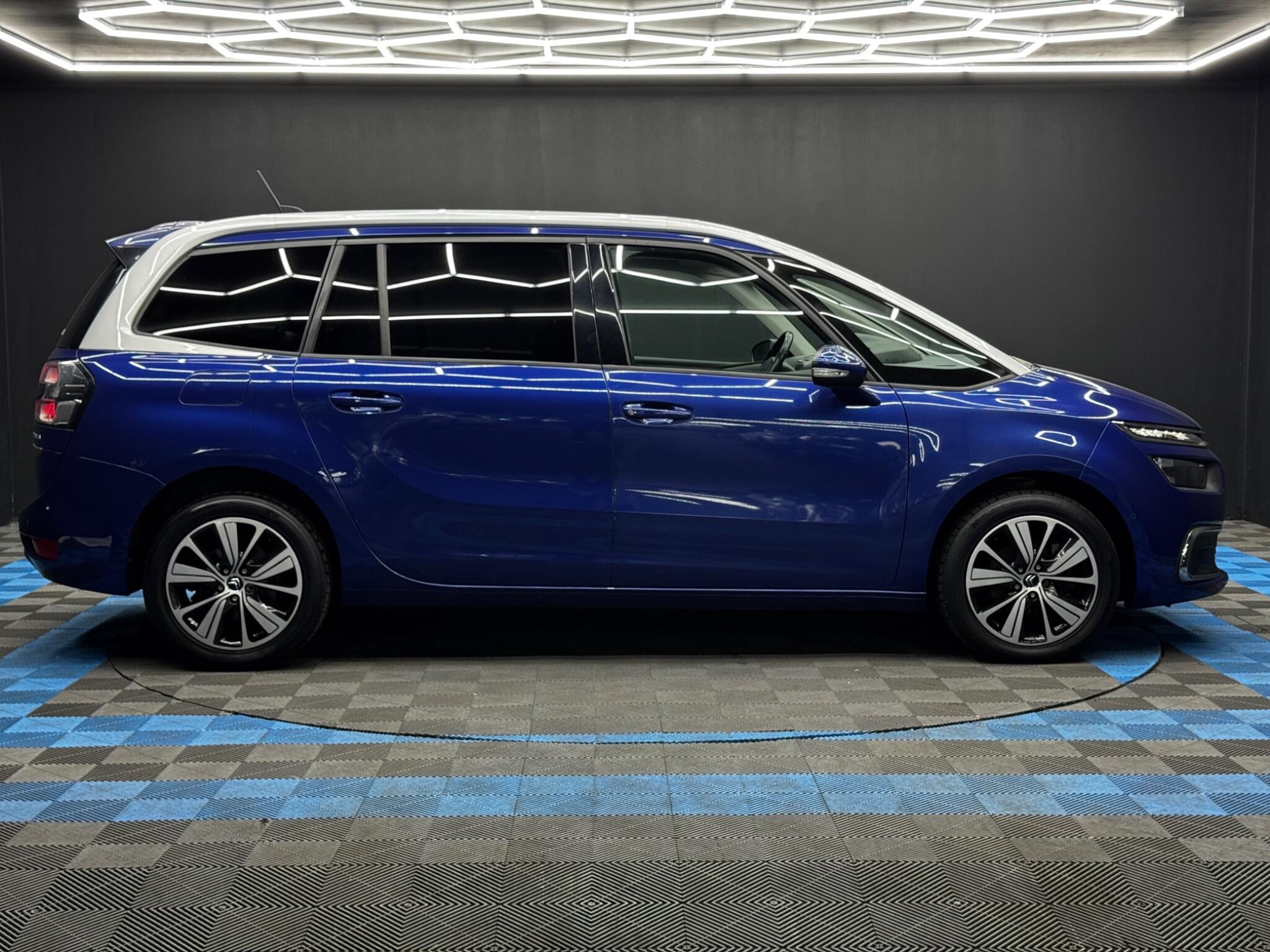 Citroen Grand C4 Spacetourer view 4