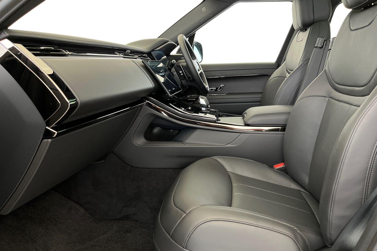 Land Rover Range Rover Sport view 3