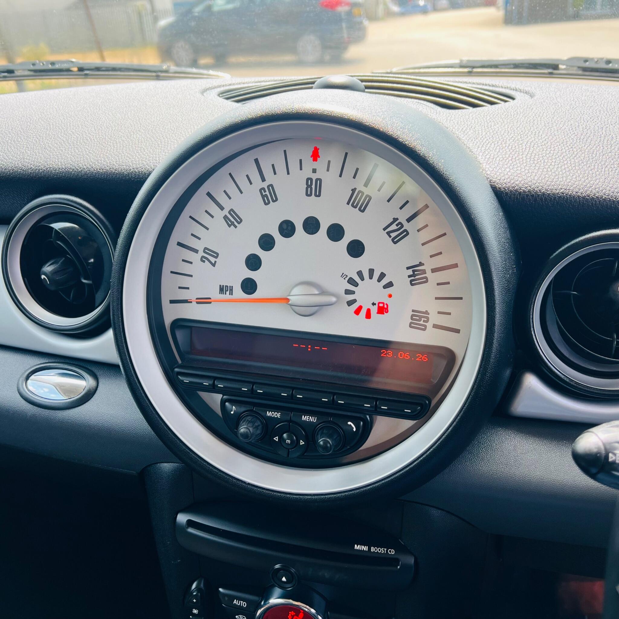 Mini Hatch view 6