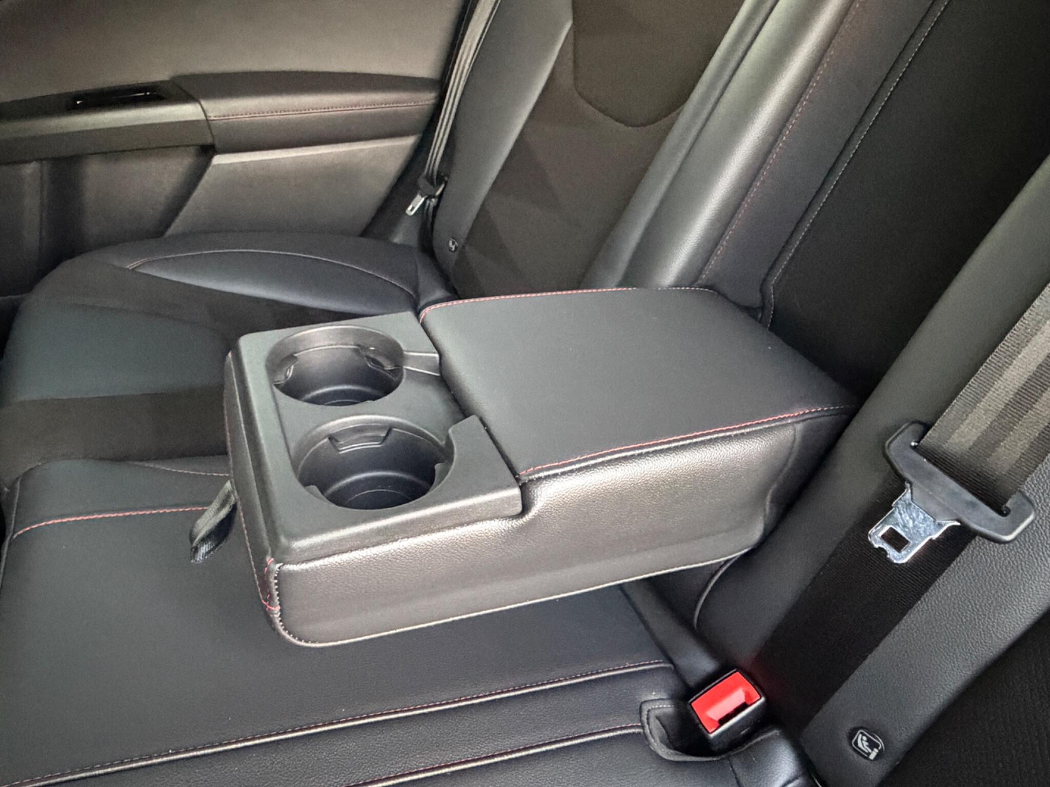 Ford Mondeo view 89