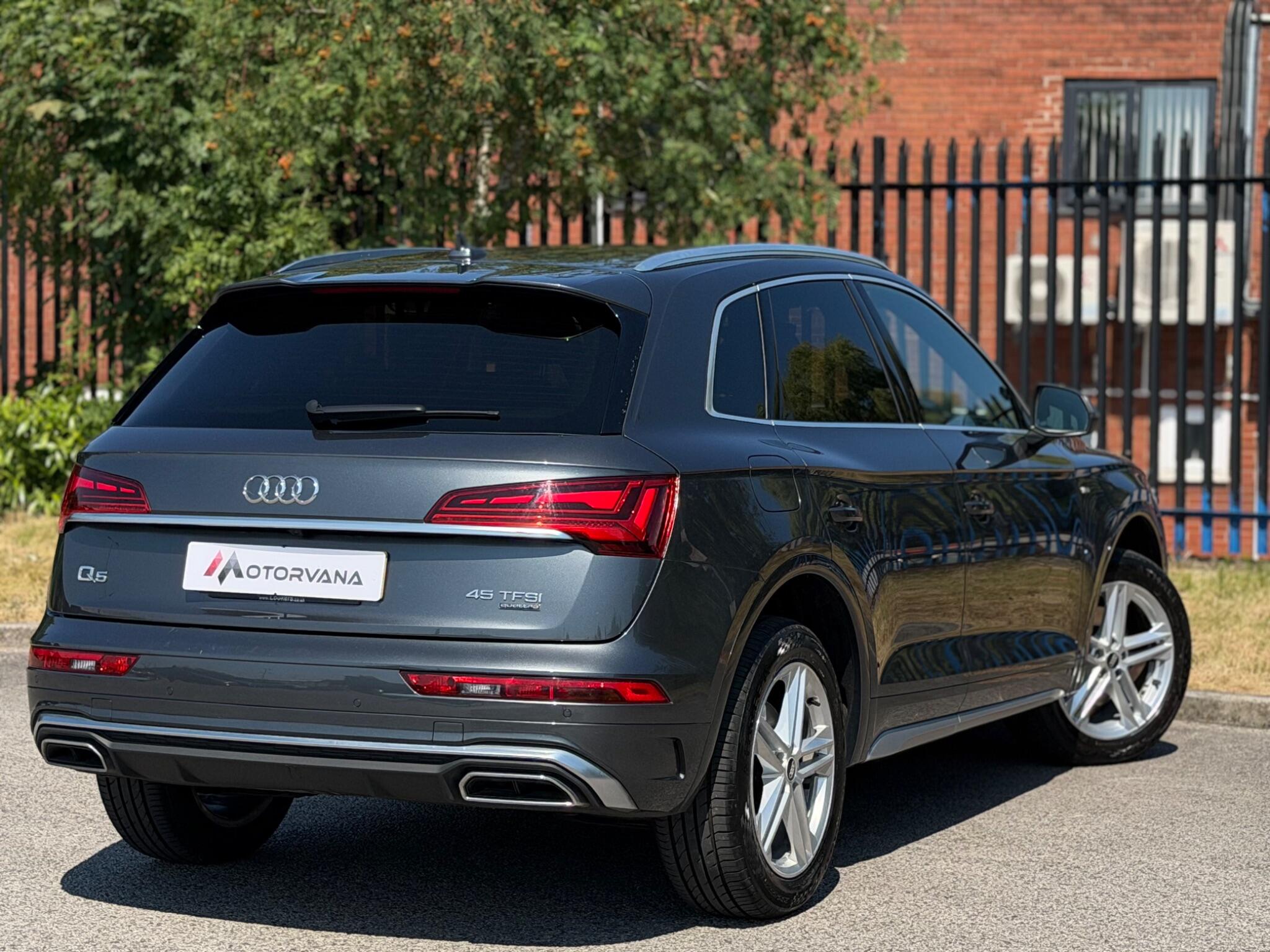 Audi Q5 view 15
