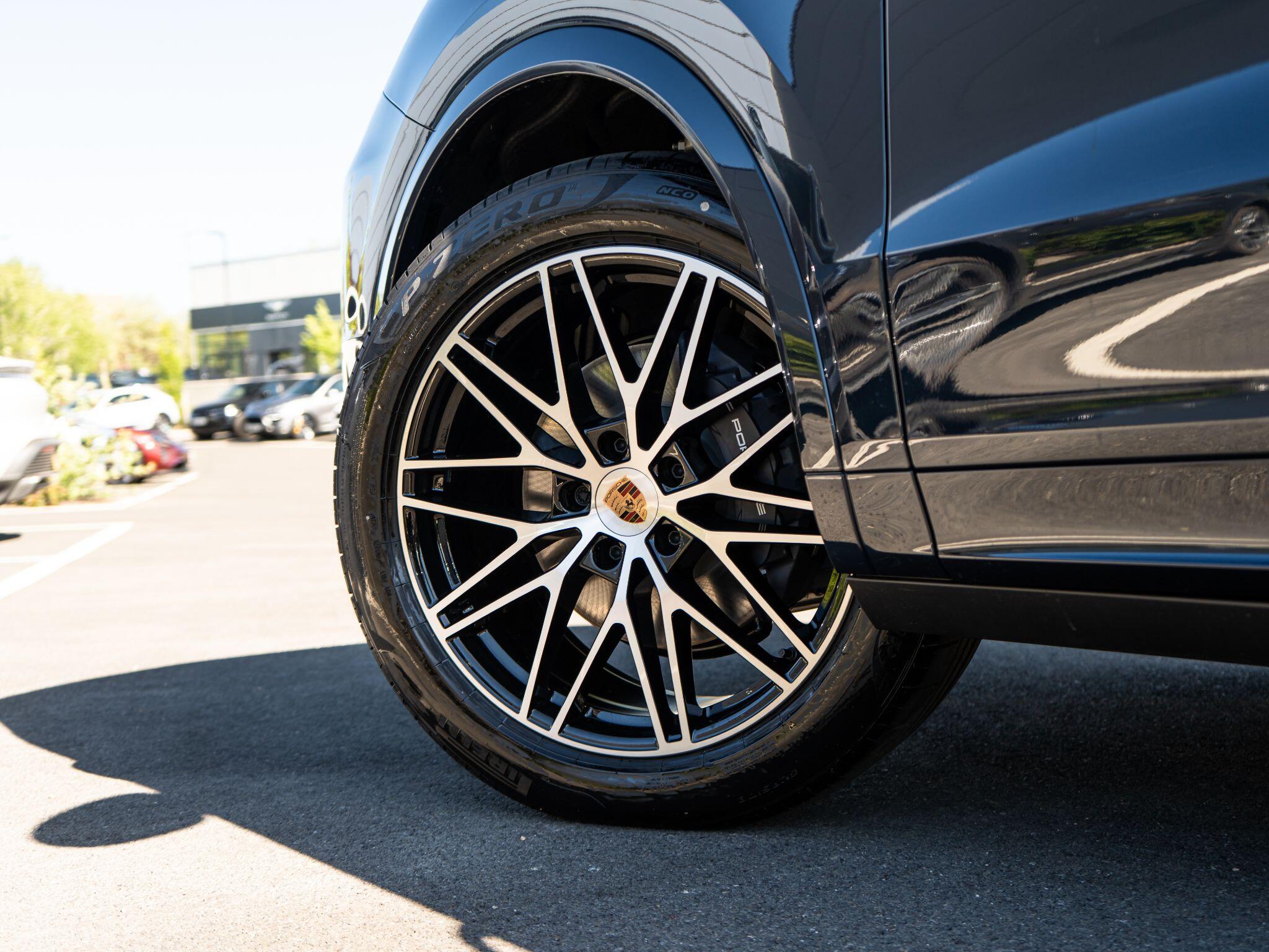 Porsche Cayenne view 4