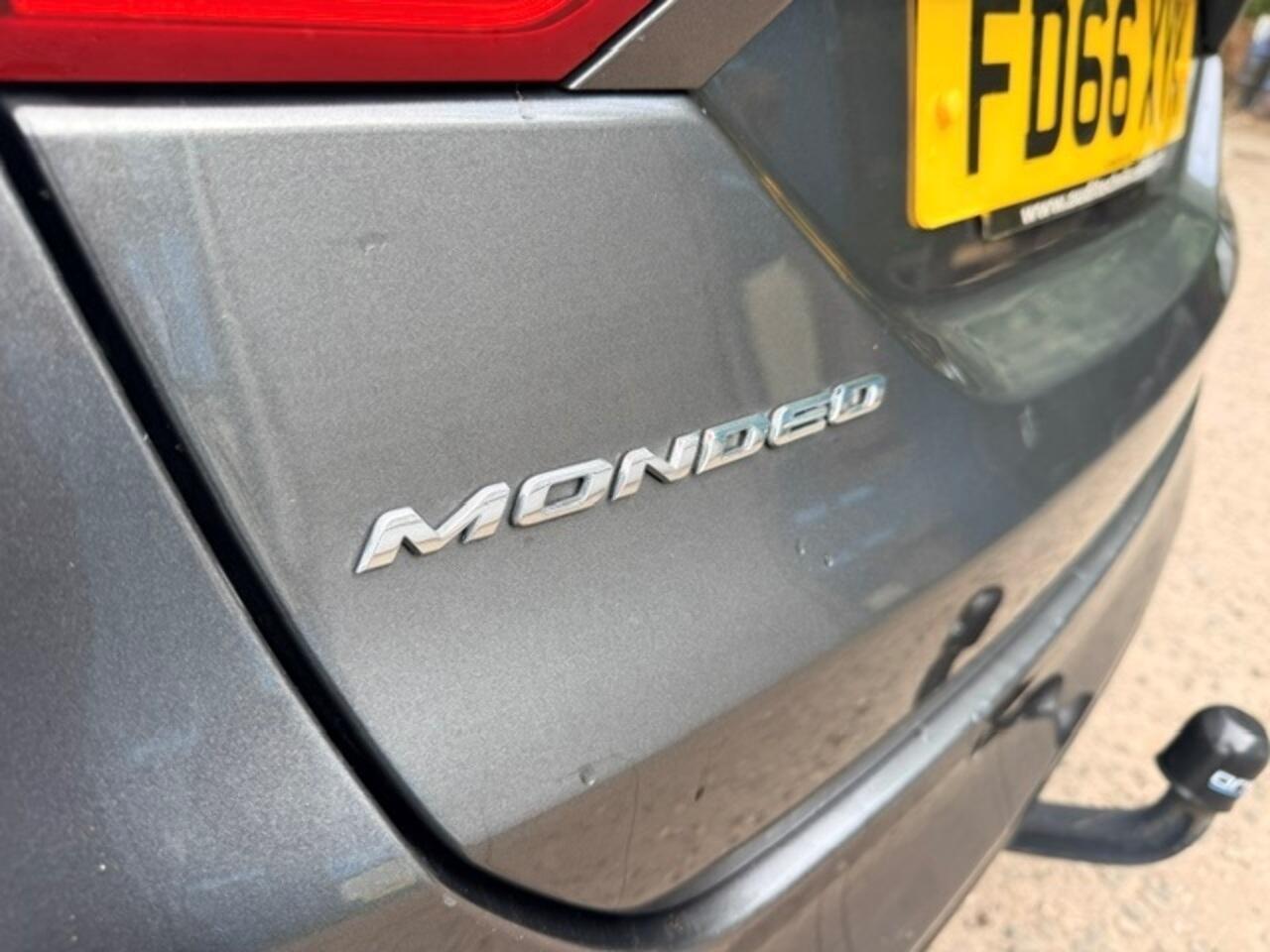 Ford Mondeo view 10