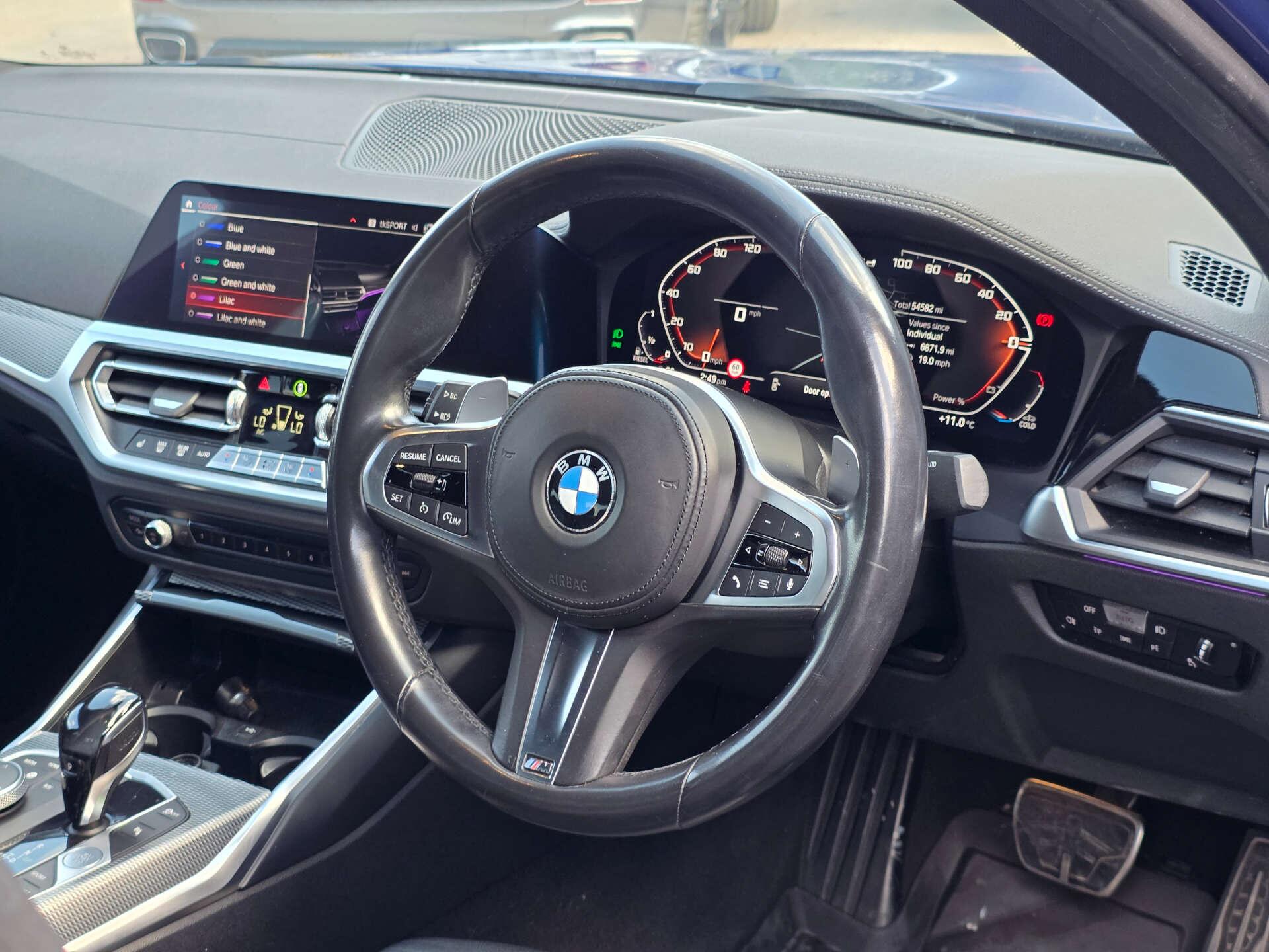 BMW 3 Series view 22