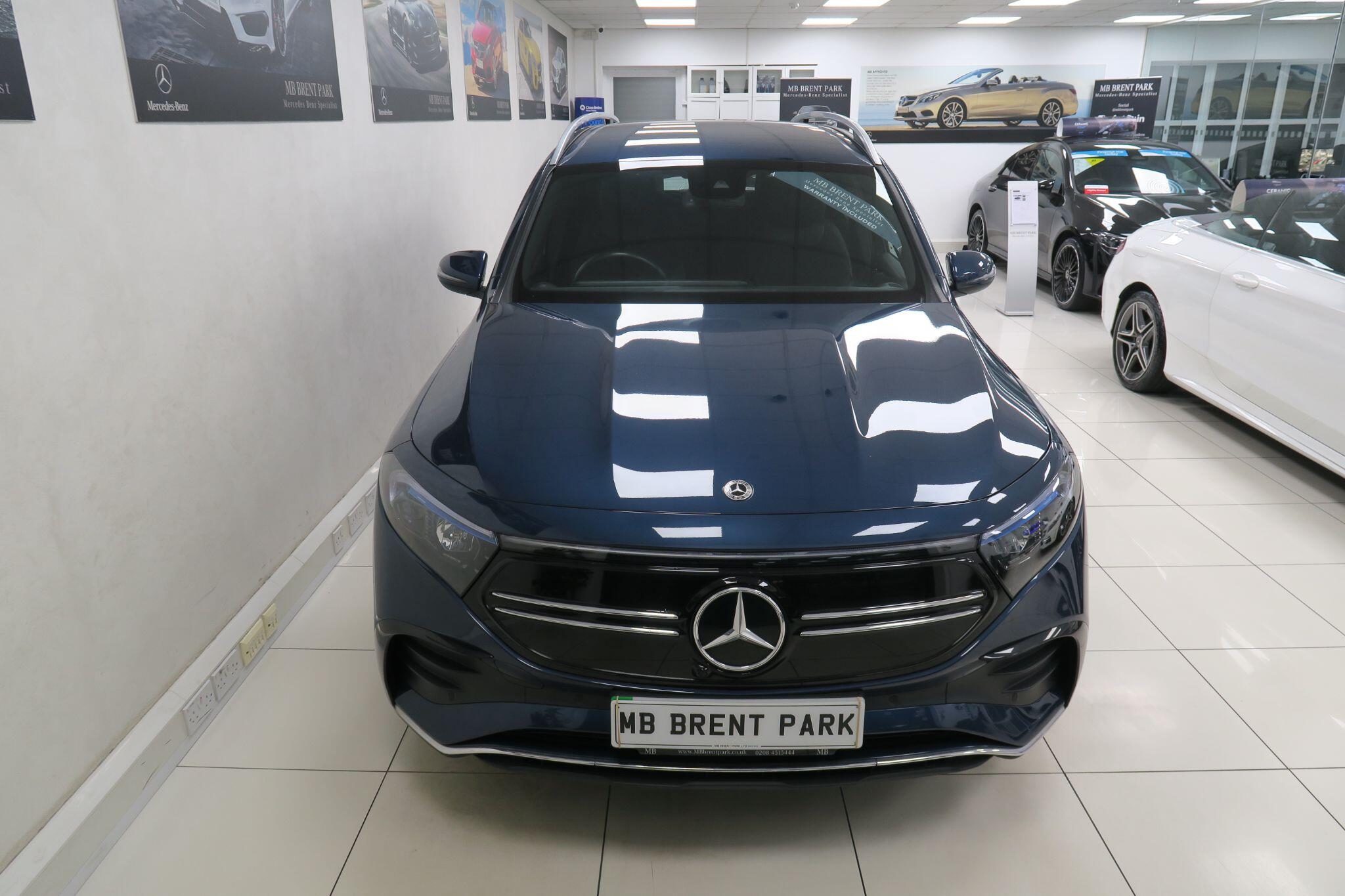 Mercedes-Benz EQB view 2