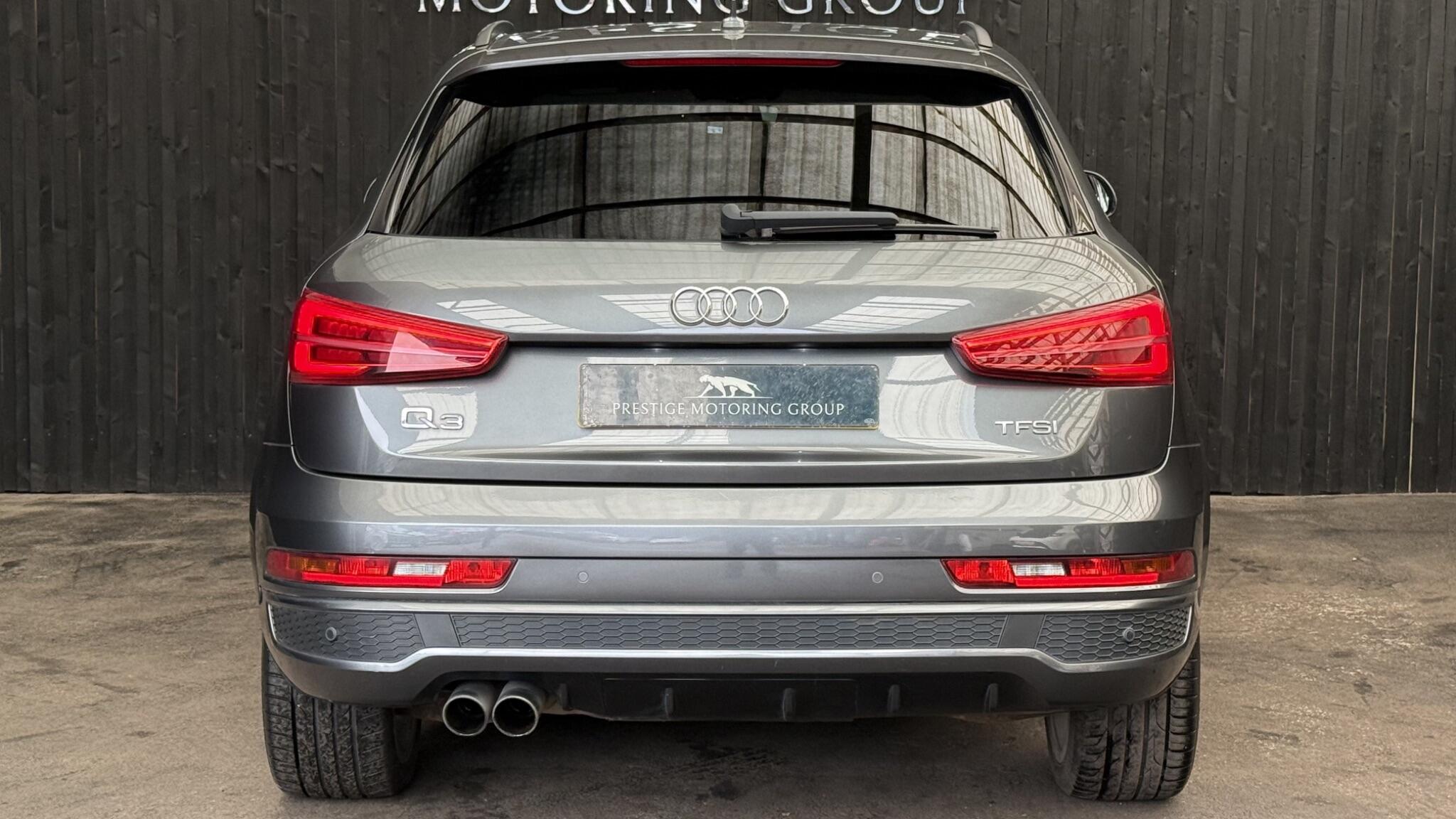 Audi Q3 view 17
