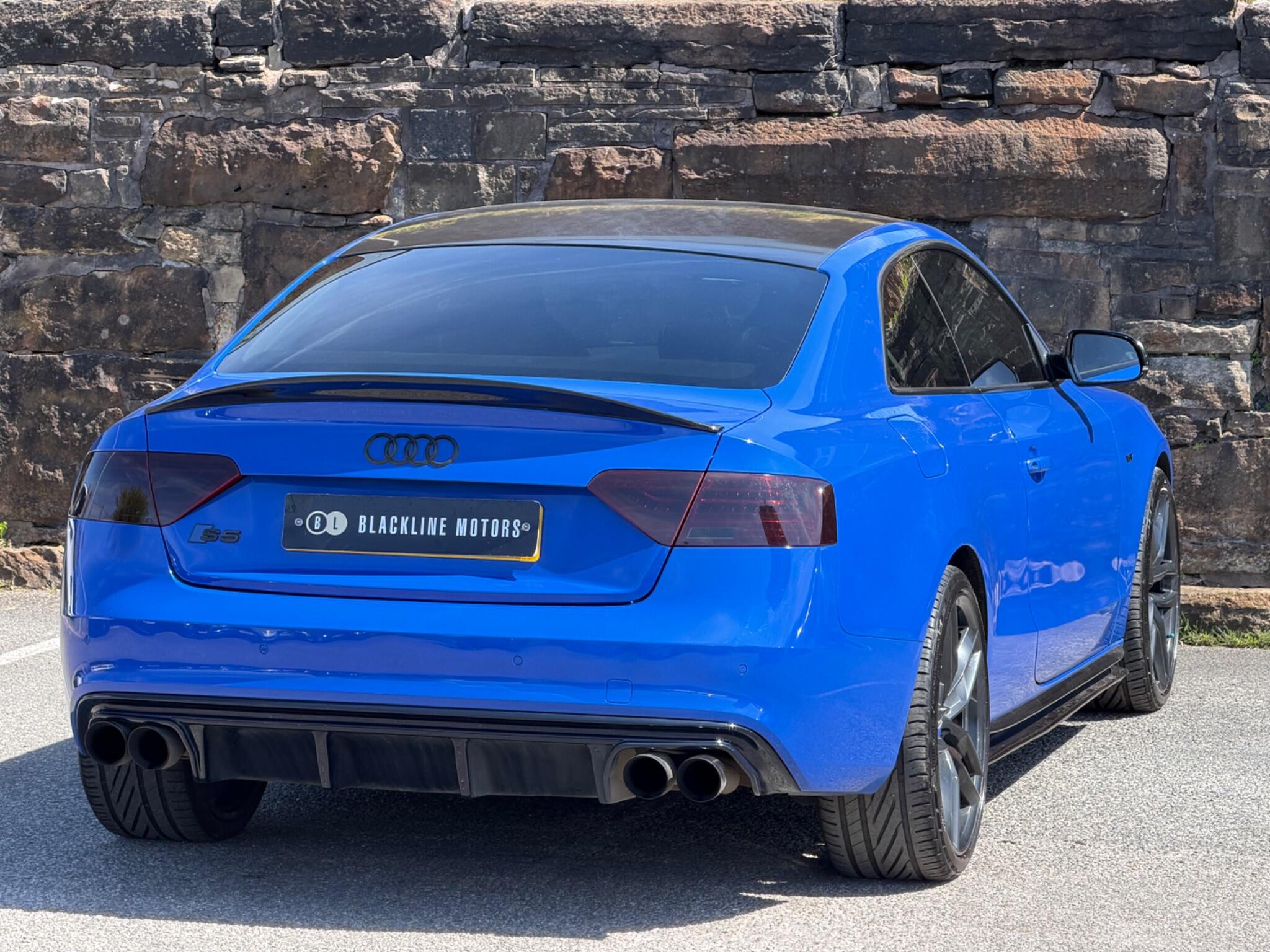 Audi S5 view 7