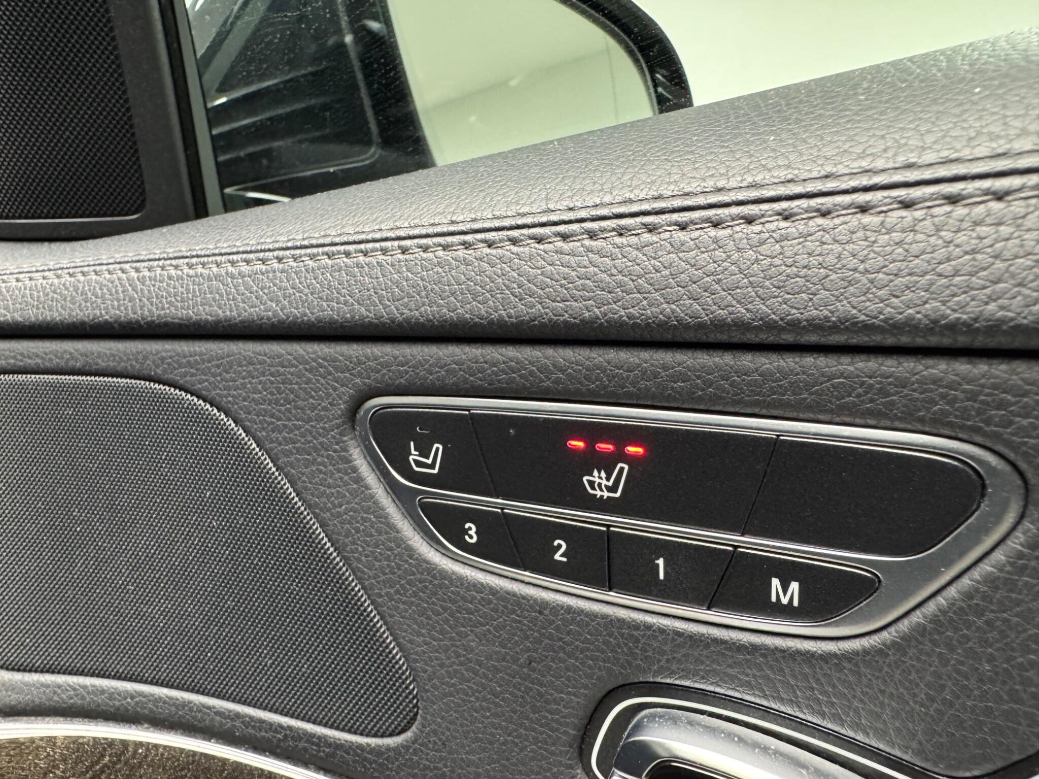 Mercedes-Benz S-Class view 12